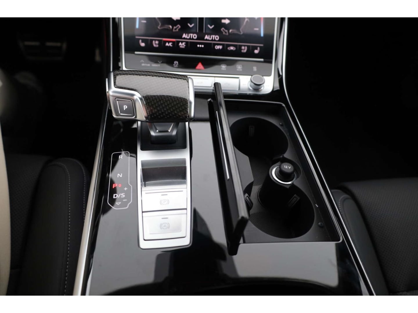 Bild über Audi S8 TFSI quattro 420 kW tiptronic - für weitere Informationen kontaktieren Sie den Audi Partner