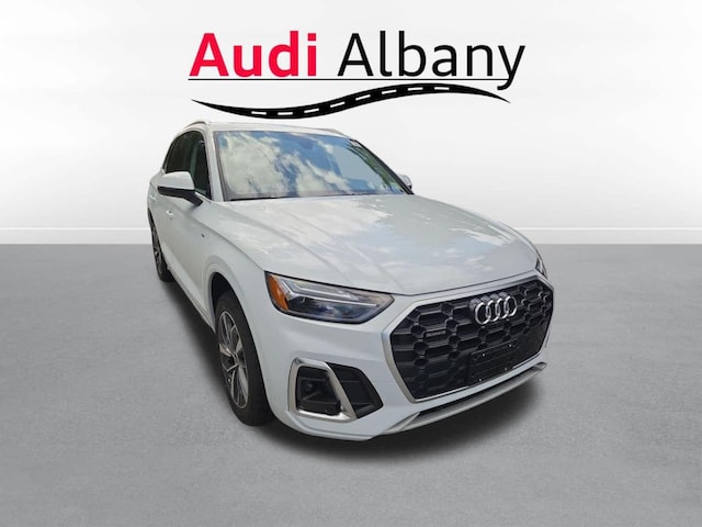 Photo of 2023 Audi Q5