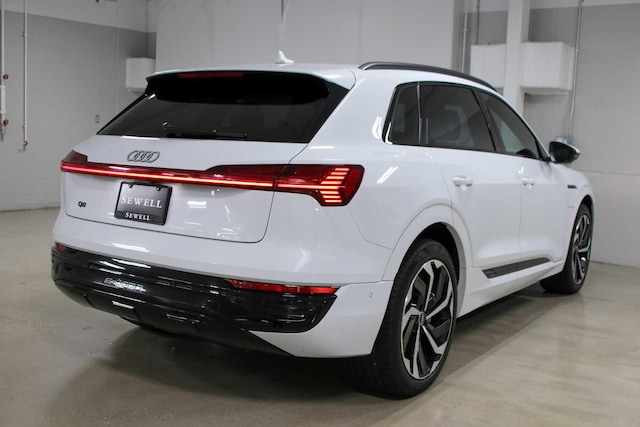 2024 Audi Q8 e-tron