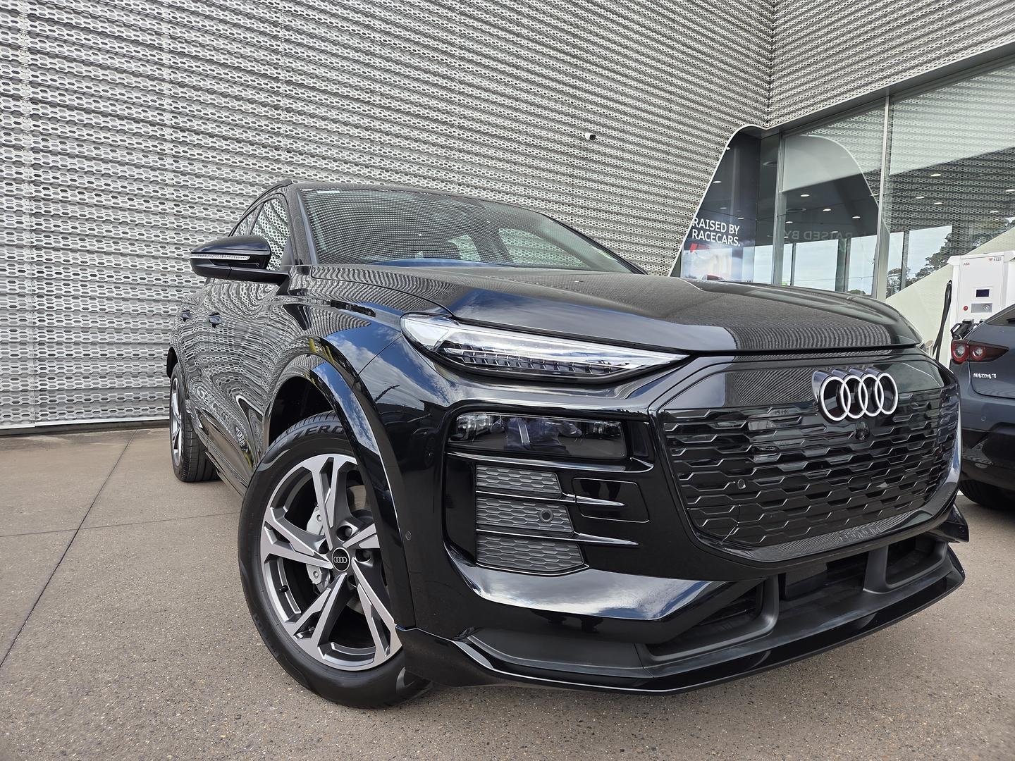 Image about Audi Q6 SUV e-tron e-tron