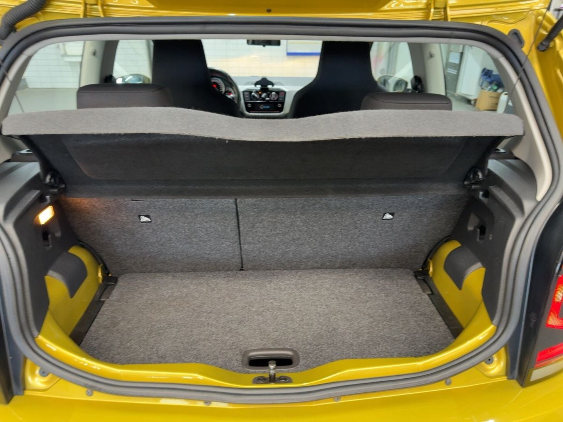 Volkswagen up! high up!