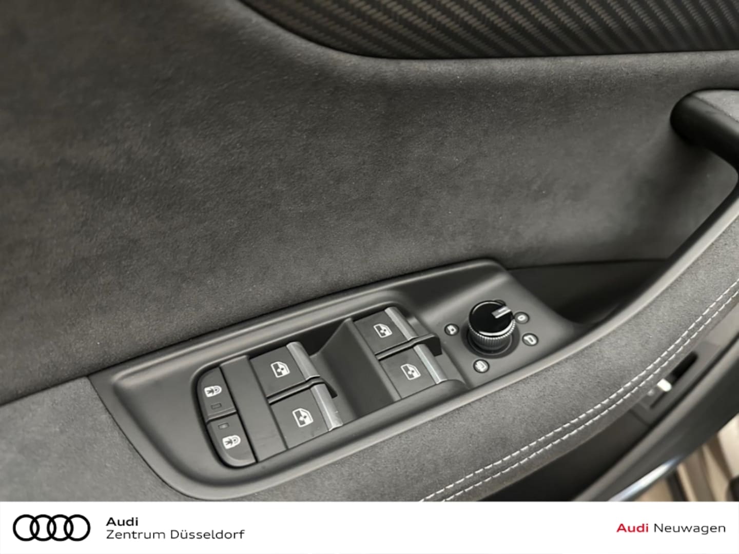 Bild über Audi RS Q8 SUV TFSI quattro 471 kW tiptronic - für weitere Informationen kontaktieren Sie den Audi Partner