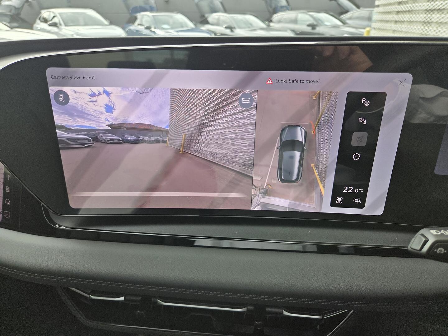 Image about Audi Q6 SUV e-tron e-tron