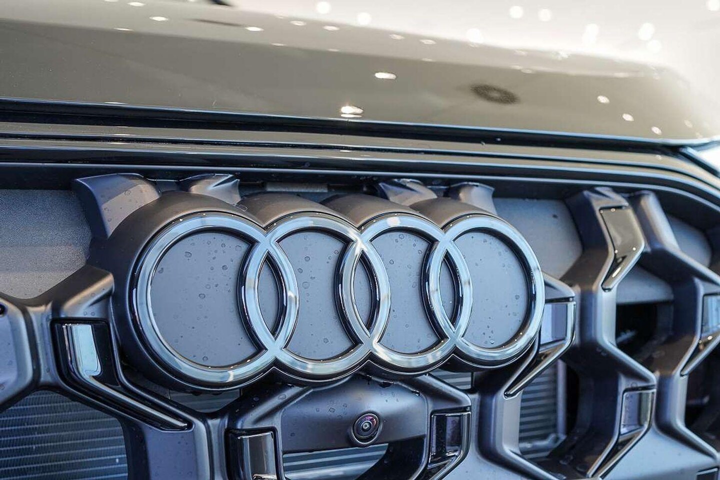 Image about Audi Q5 SUV e-hybrid quattro S tronic