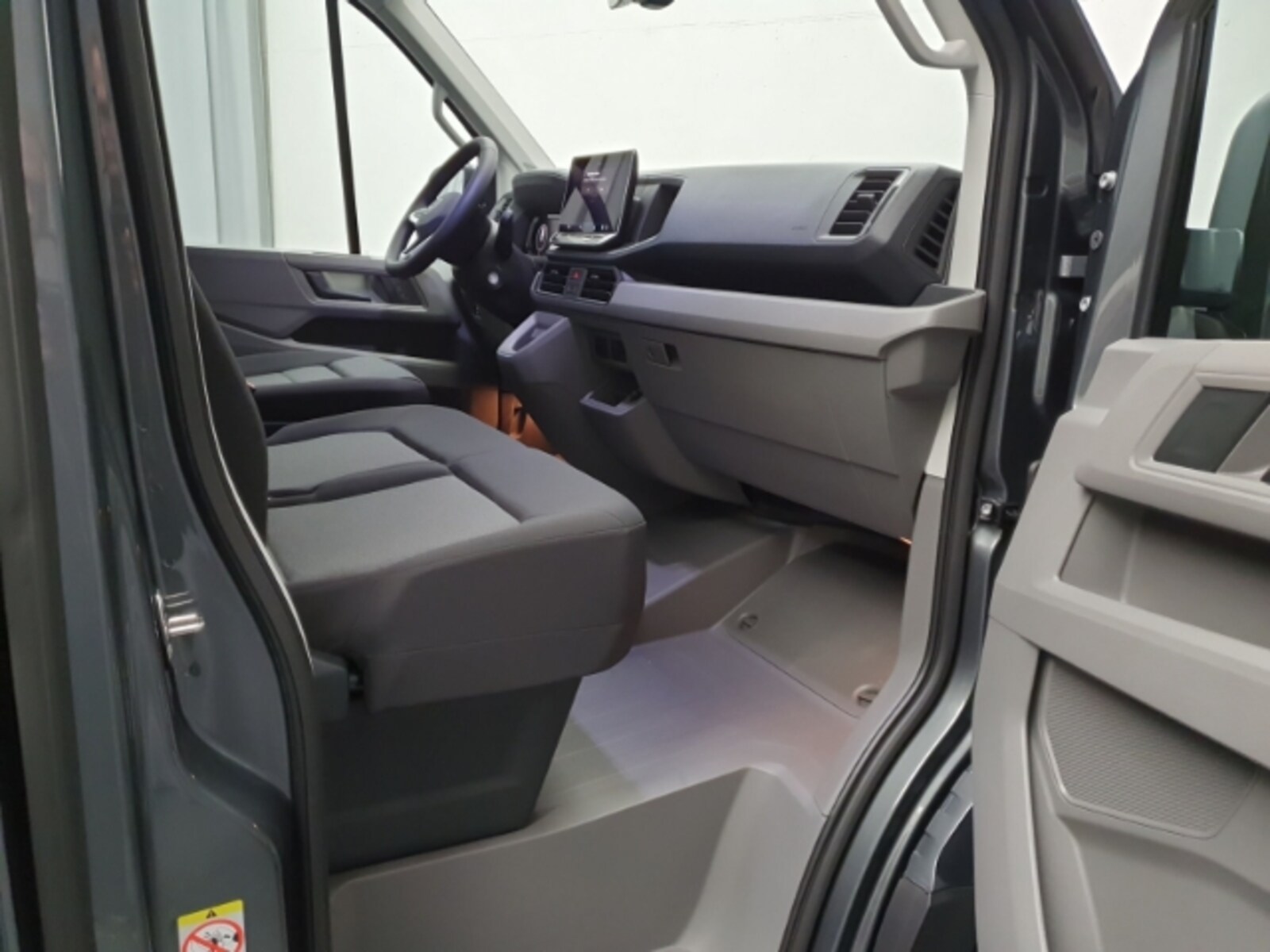 Volkswagen Crafter Kasten mittlerer Radstand – Bild 8