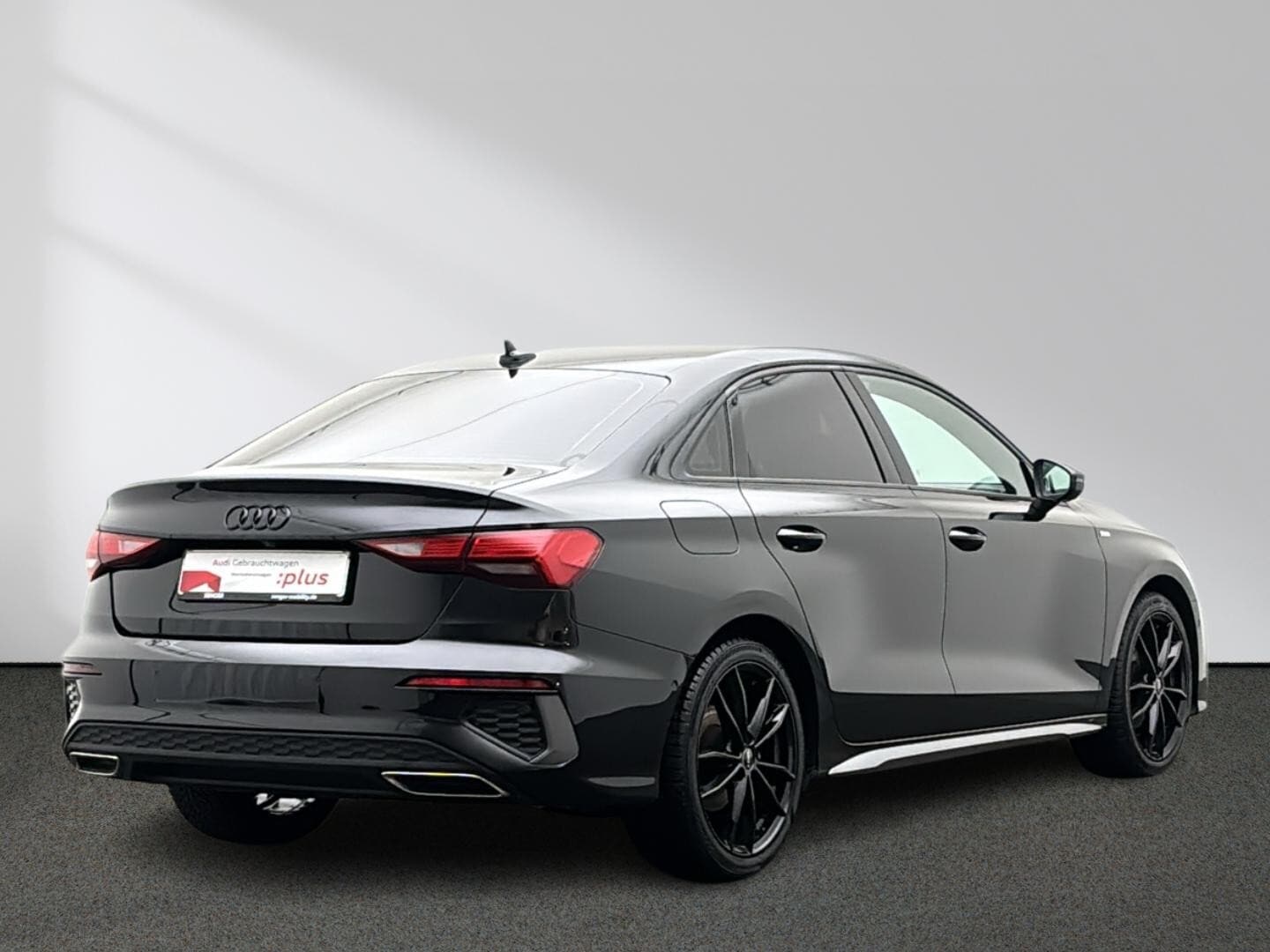 Bild über Audi A3 Limousine S line 35 TDI S tronic - für weitere Informationen kontaktieren Sie den Audi Partner