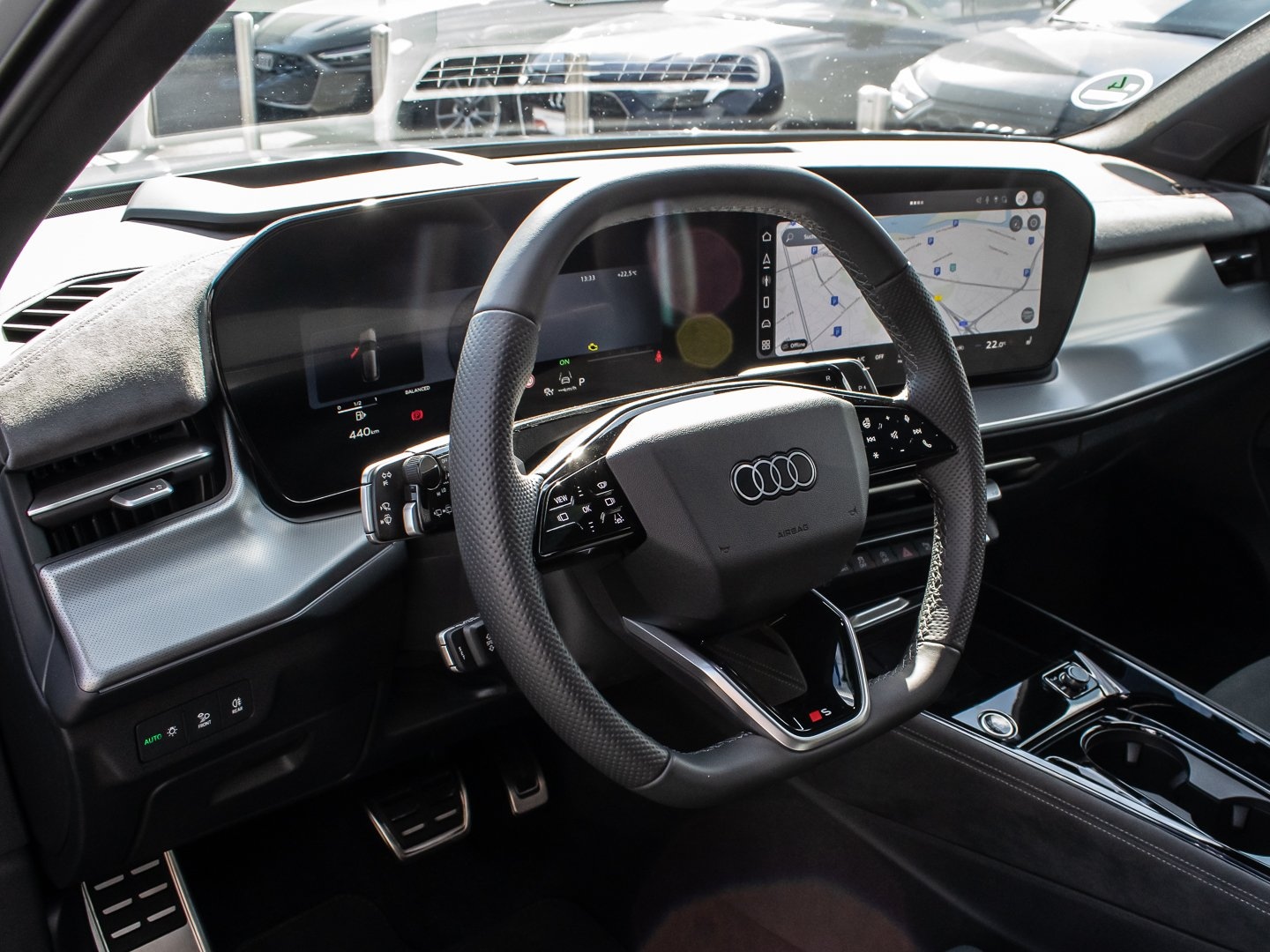 Bild über Audi Q3 SUV TFSI 110 kW S tronic - für weitere Informationen kontaktieren Sie den Audi Partner