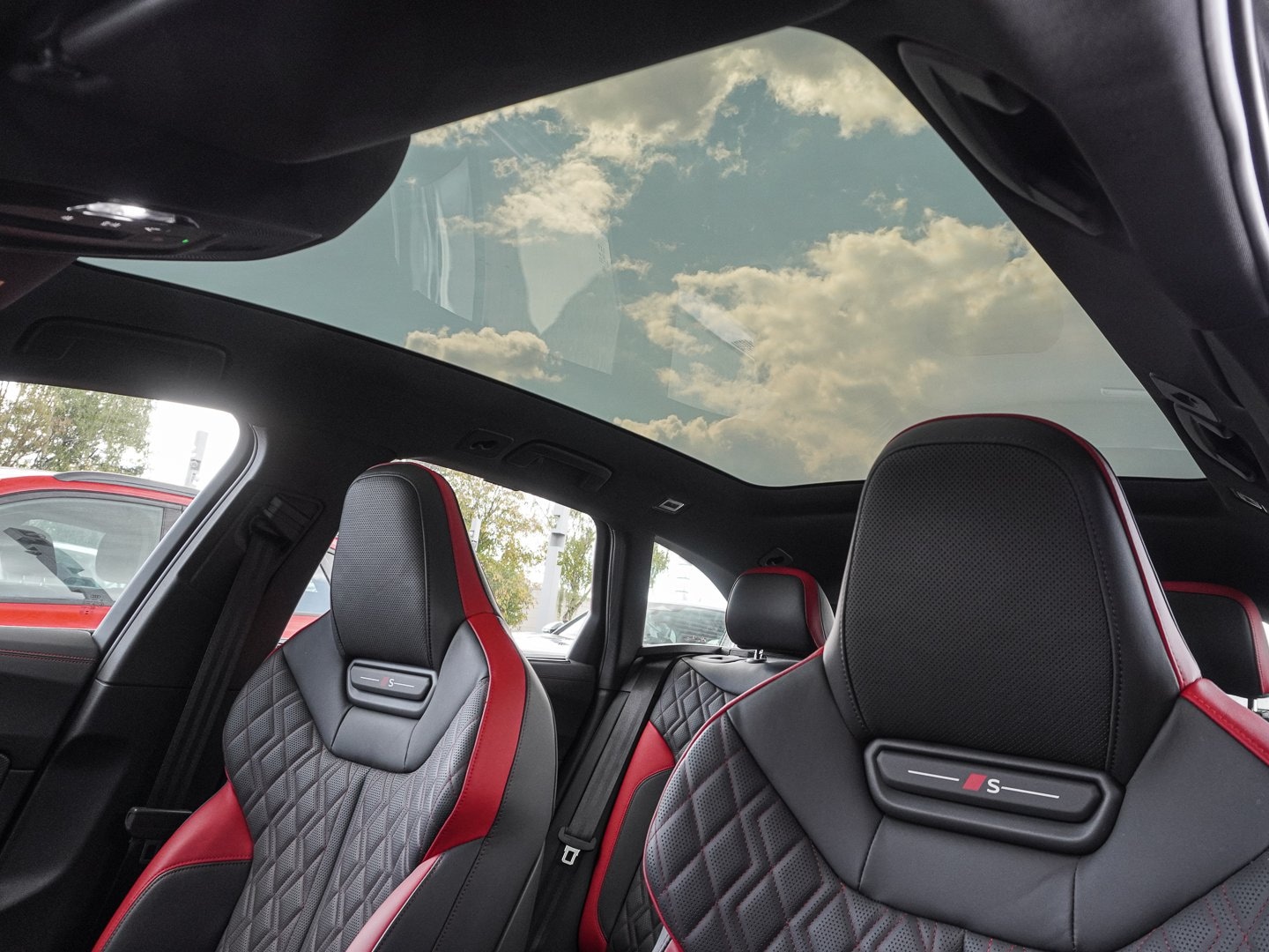 Bild über Audi S5 Avant TFSI 270 kW S tronic - für weitere Informationen kontaktieren Sie den Audi Partner