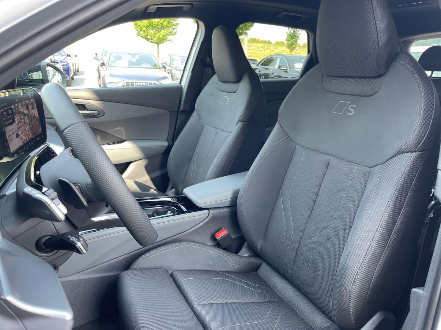 Bild über Audi Q3 SUV TFSI quattro 150 kW S tronic - für weitere Informationen kontaktieren Sie den Audi Partner