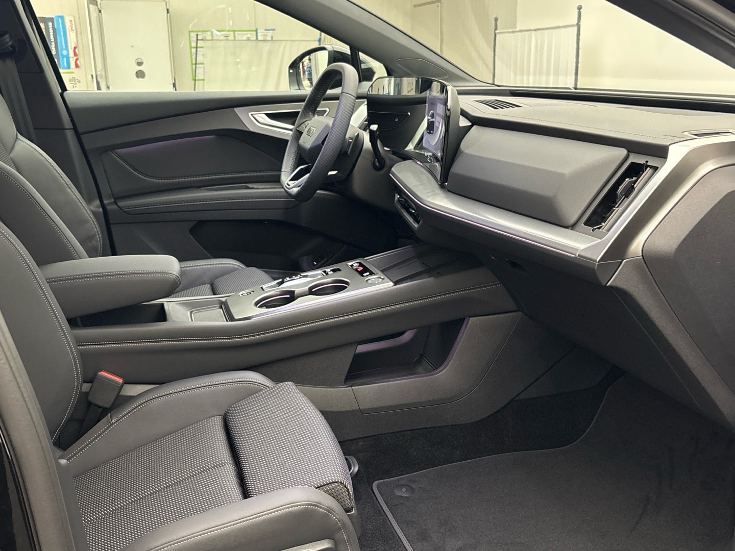 Bild über Audi Q4 SUV e-tron e-tron performance 210 kW - für weitere Informationen kontaktieren Sie den Audi Partner
