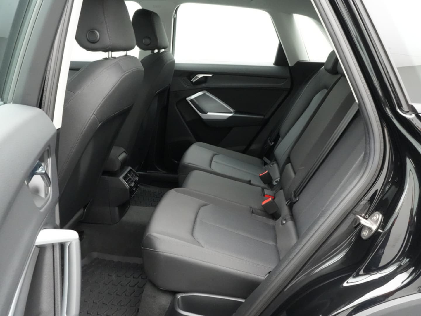 Bild über Audi Q3 40 TFSI quattro S tronic - für weitere Informationen kontaktieren Sie den Audi Partner