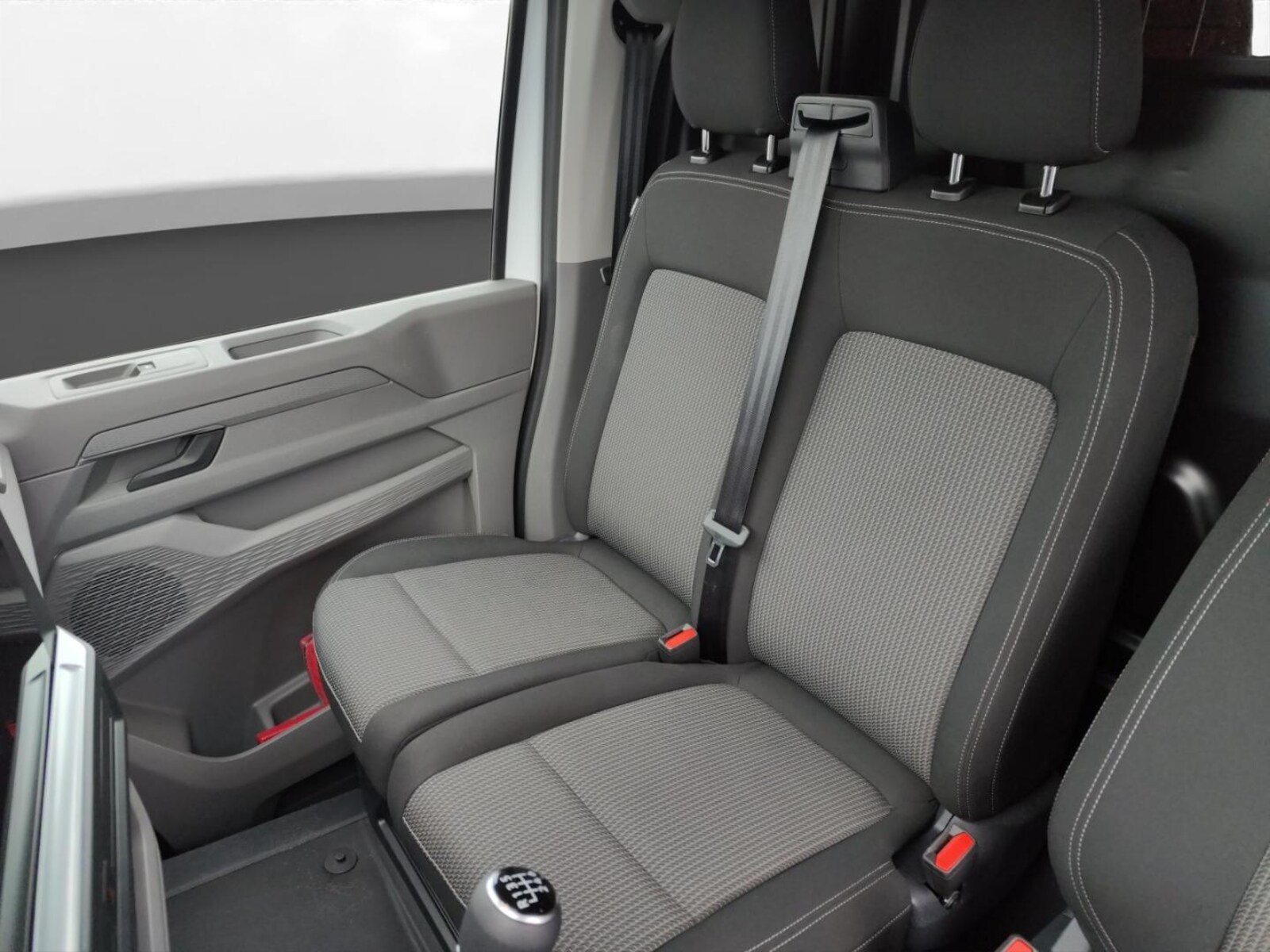 Volkswagen Transporter Kasten kurzer Radstand – Bild 4