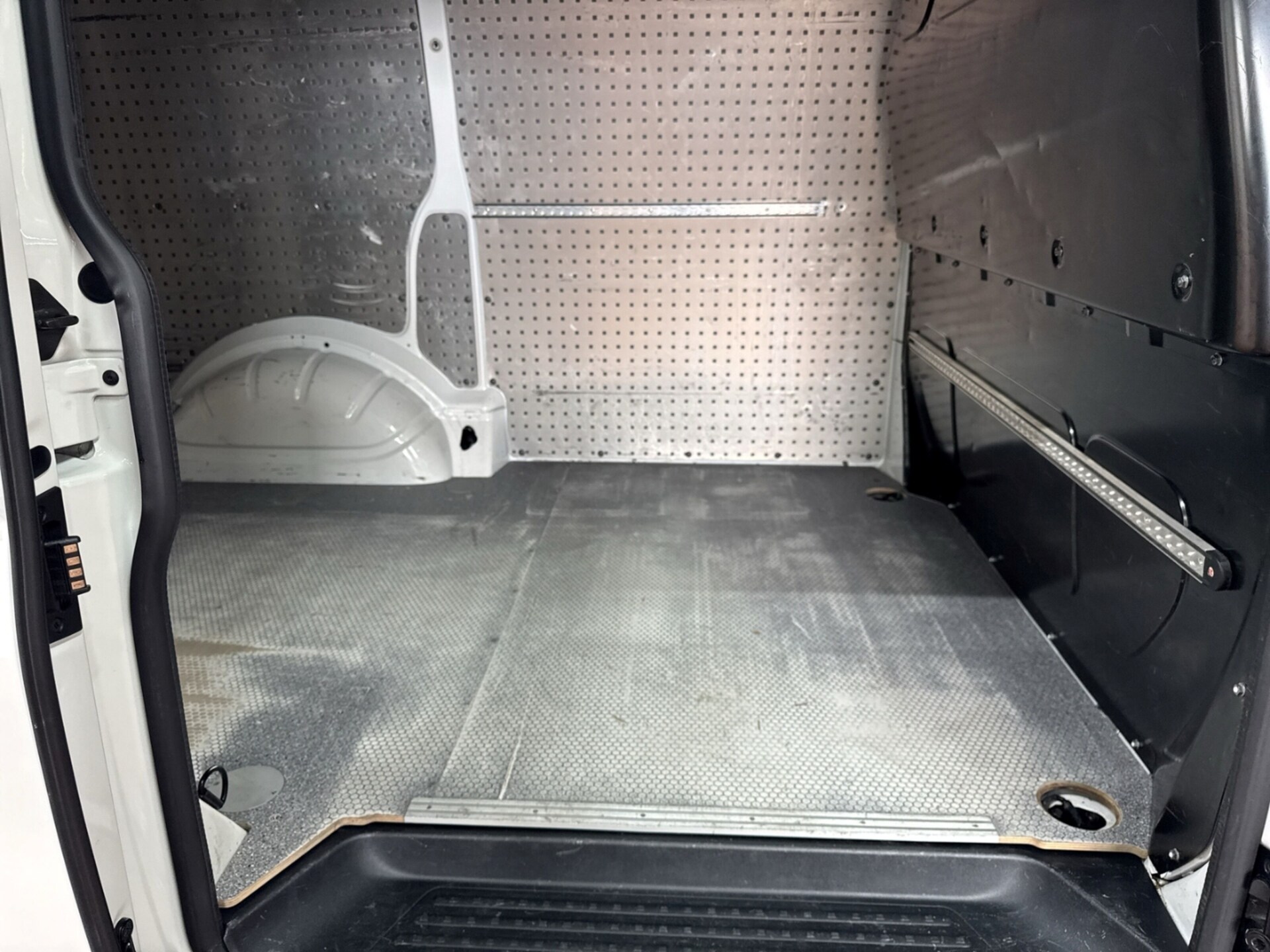 Volkswagen T6.1 Transporter Kasten kurzer Radstand