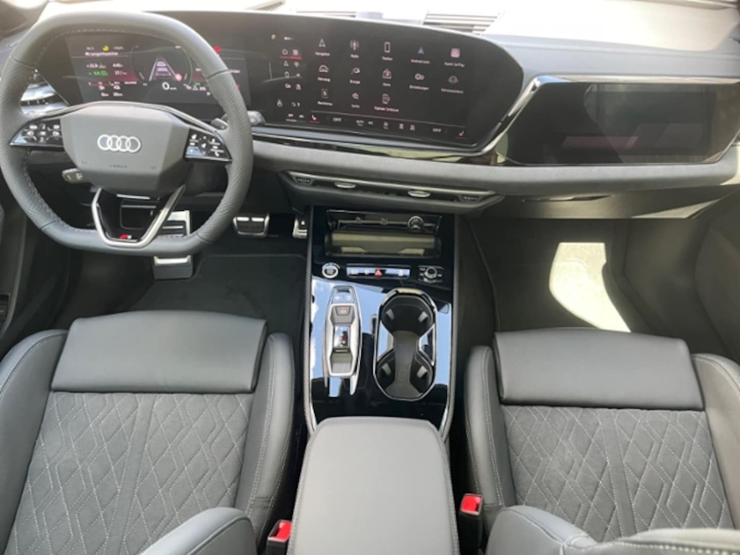 Bild über Audi A5 Avant e-hybrid e-hybrid quattro 220 kW S tronic - für weitere Informationen kontaktieren Sie den Audi Partner