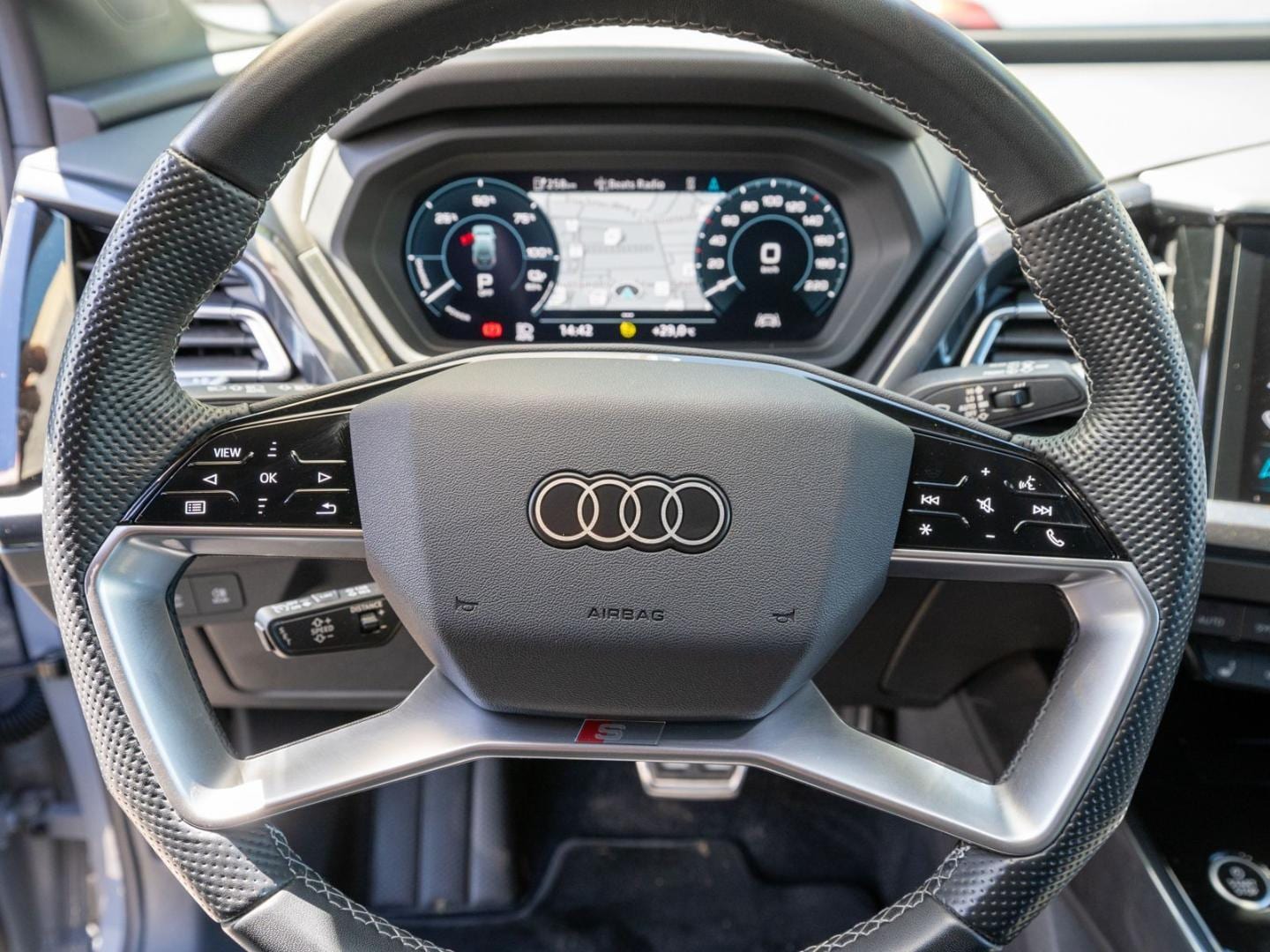 Bild über Audi Q4 e-tron 40 e-tron - für weitere Informationen kontaktieren Sie den Audi Partner