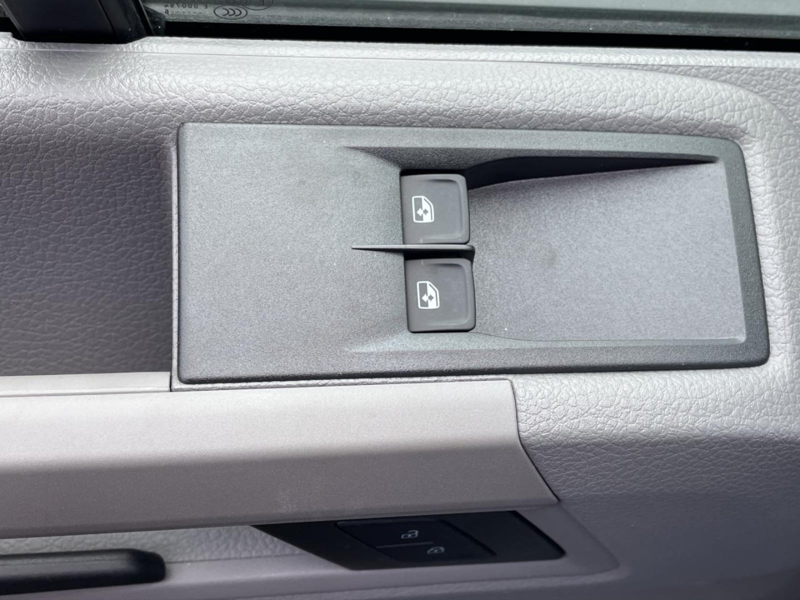 Volkswagen Crafter Kasten mittlerer Radstand – Bild 7