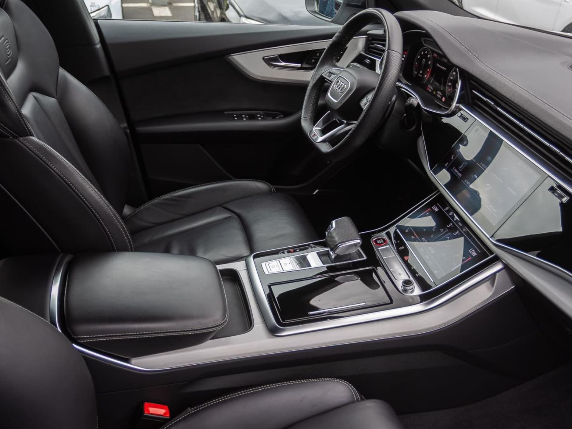 Audi SQ8 SUV