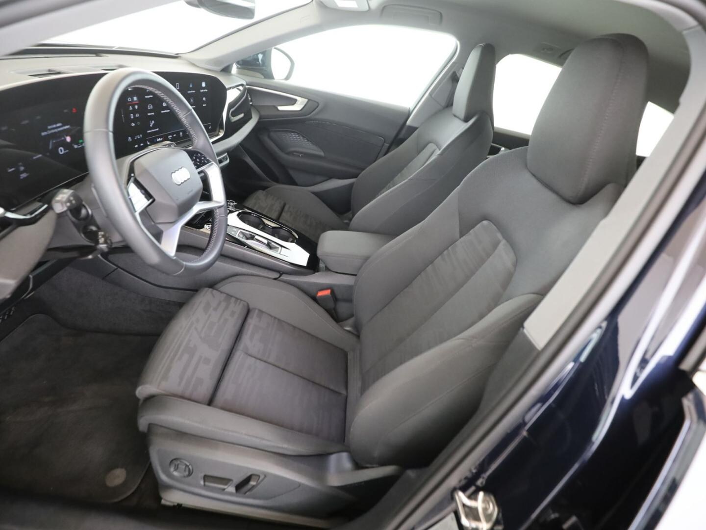 Bild über Audi A5 Avant TDI 150 kW S tronic - für weitere Informationen kontaktieren Sie den Audi Partner