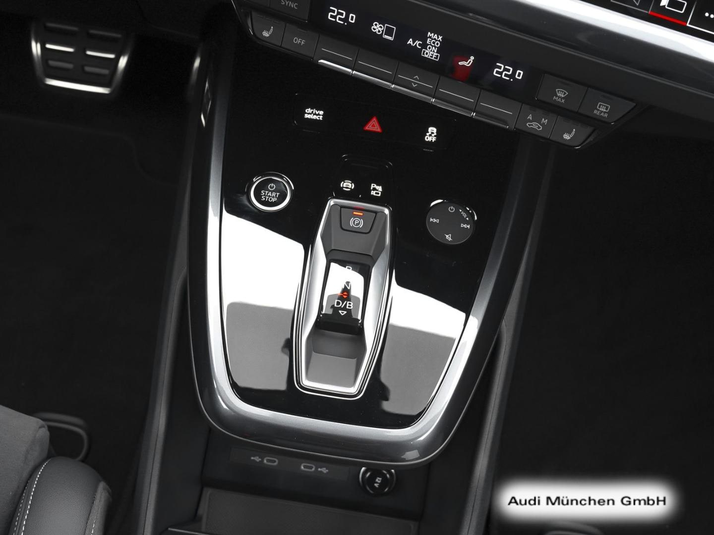 Bild über Audi Q4 Sportback e-tron 45 e-tron - für weitere Informationen kontaktieren Sie den Audi Partner