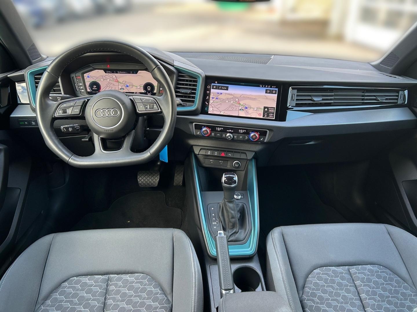 Bild über Audi A1 Sportback S line 30 TFSI S tronic - für weitere Informationen kontaktieren Sie den Audi Partner