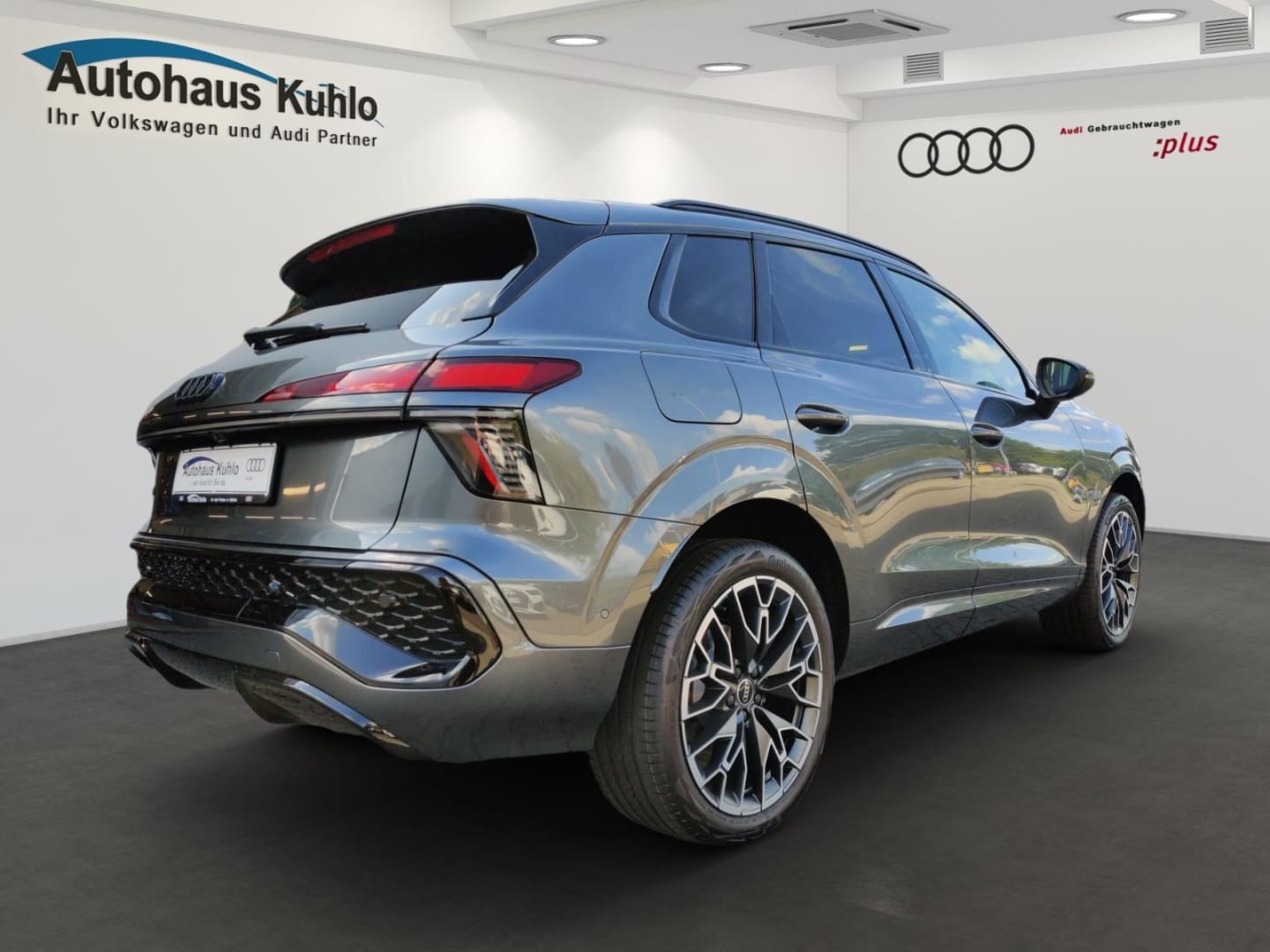 Bild über Audi Q3 SUV TFSI 110 kW S tronic - für weitere Informationen kontaktieren Sie den Audi Partner