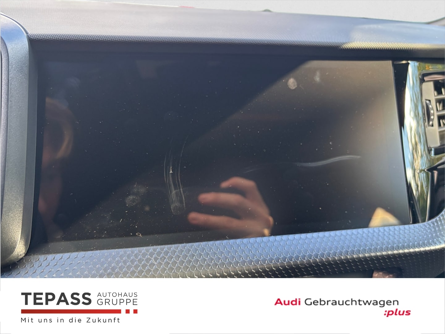 Bild über Audi A1 Sportback S line 30 TFSI Schaltgetriebe - für weitere Informationen kontaktieren Sie den Audi Partner