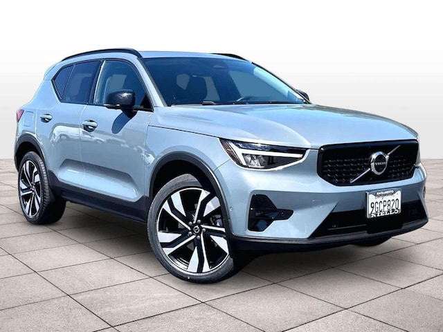 2023 Volvo XC40