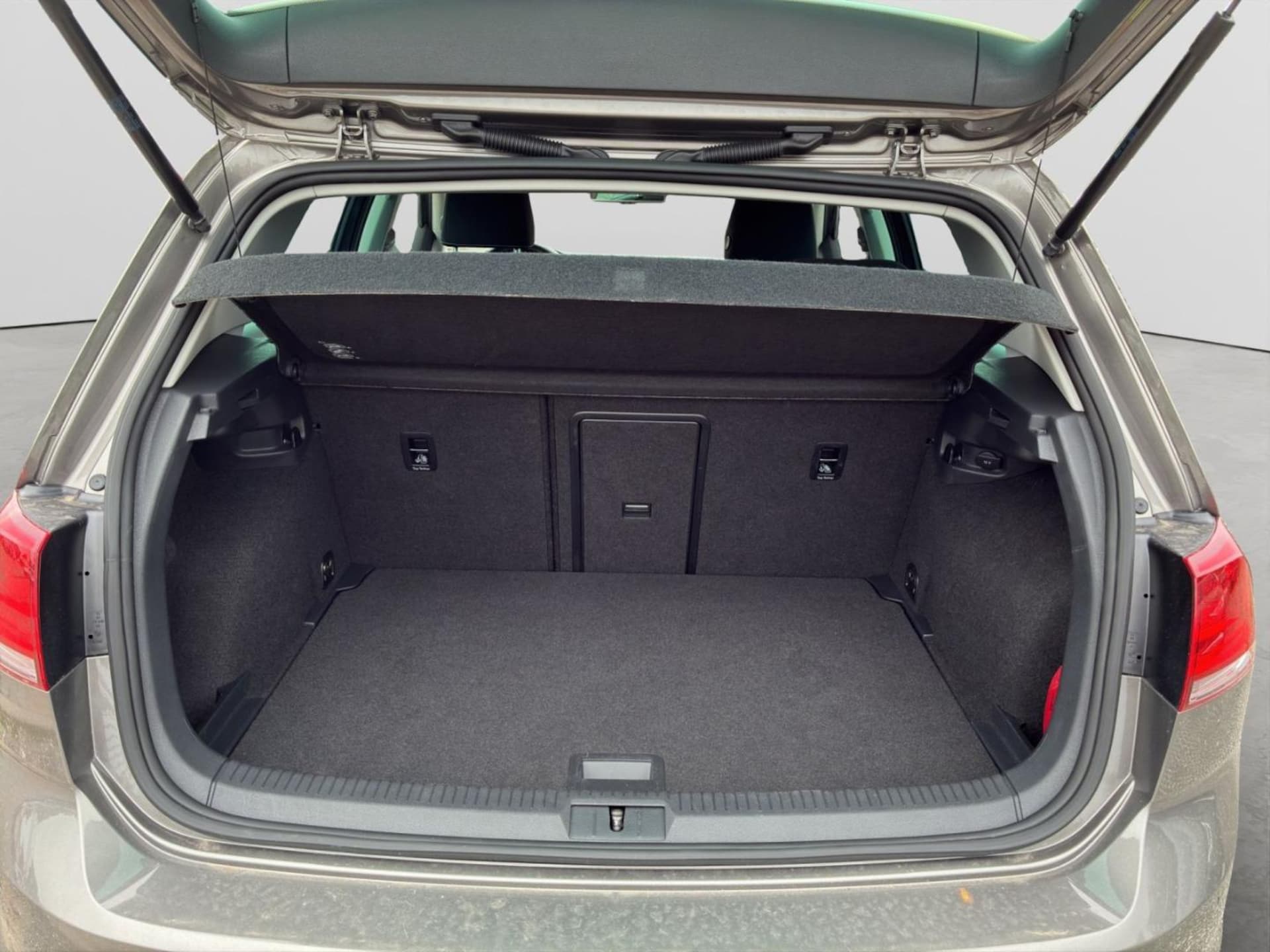 Volkswagen Golf LOUNGE