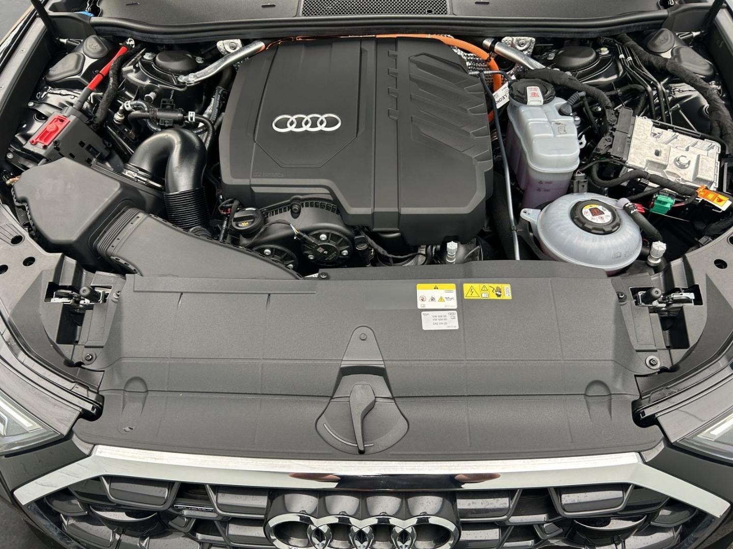 Bild über Audi A6 Avant TFSI e advanced 50 TFSI e quattro S tronic - für weitere Informationen kontaktieren Sie den Audi Partner