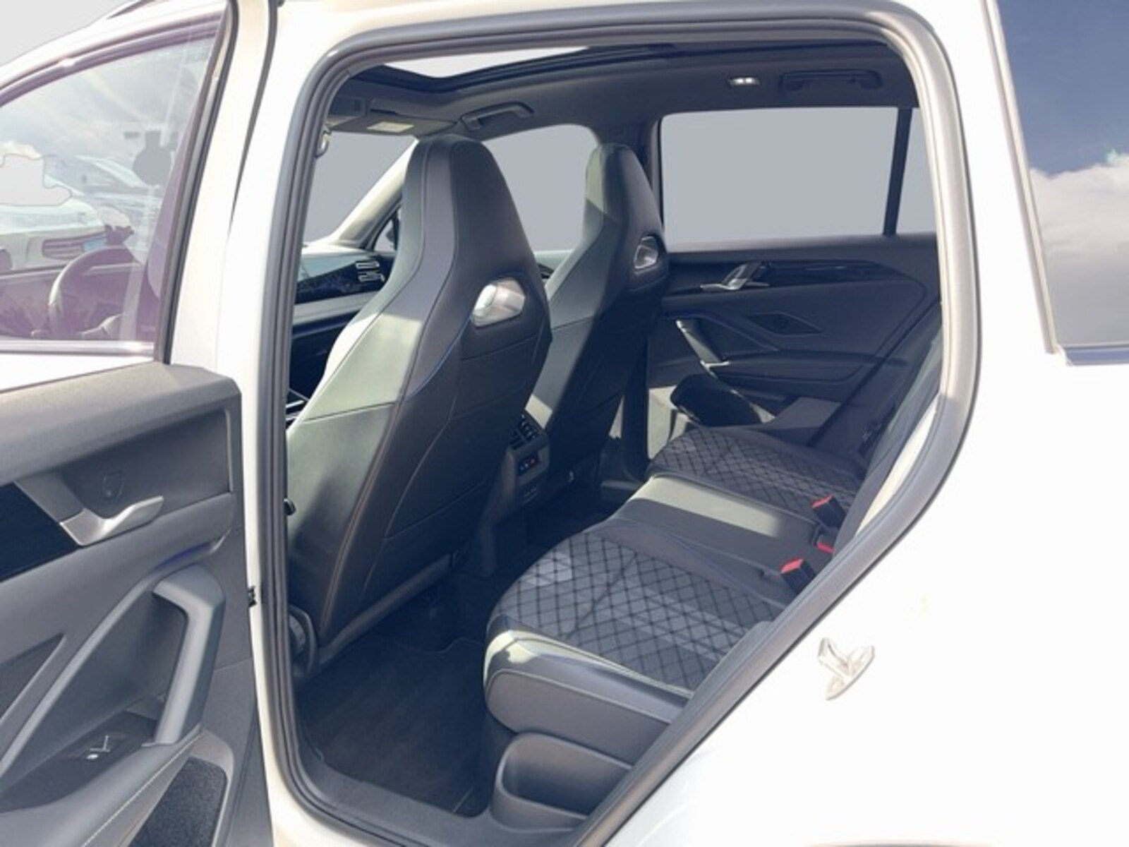 Volkswagen Tiguan – Bild 11