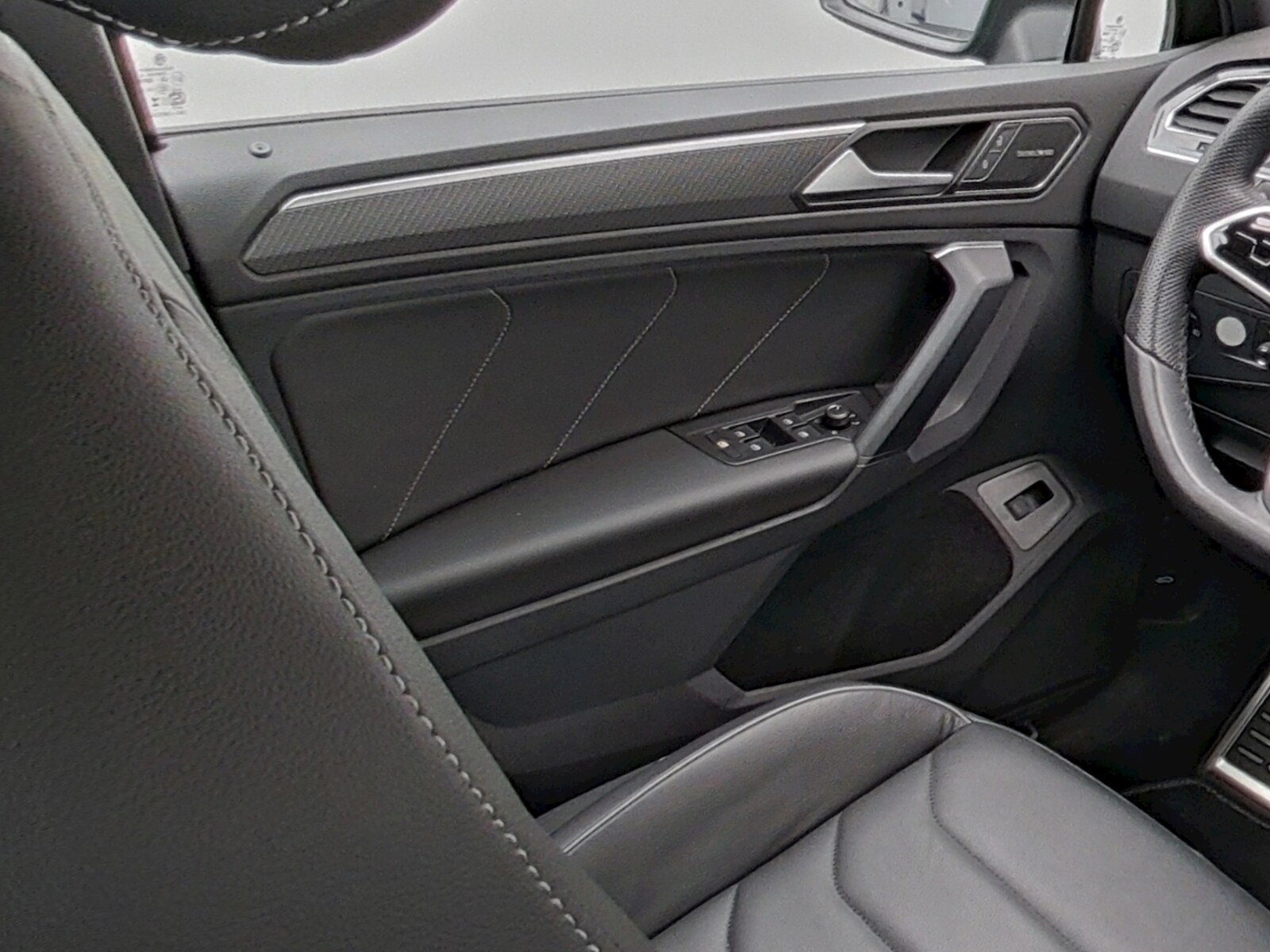 Volkswagen Tiguan – Bild 12