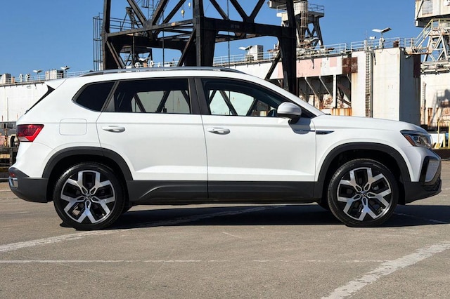 2023 Volkswagen Taos