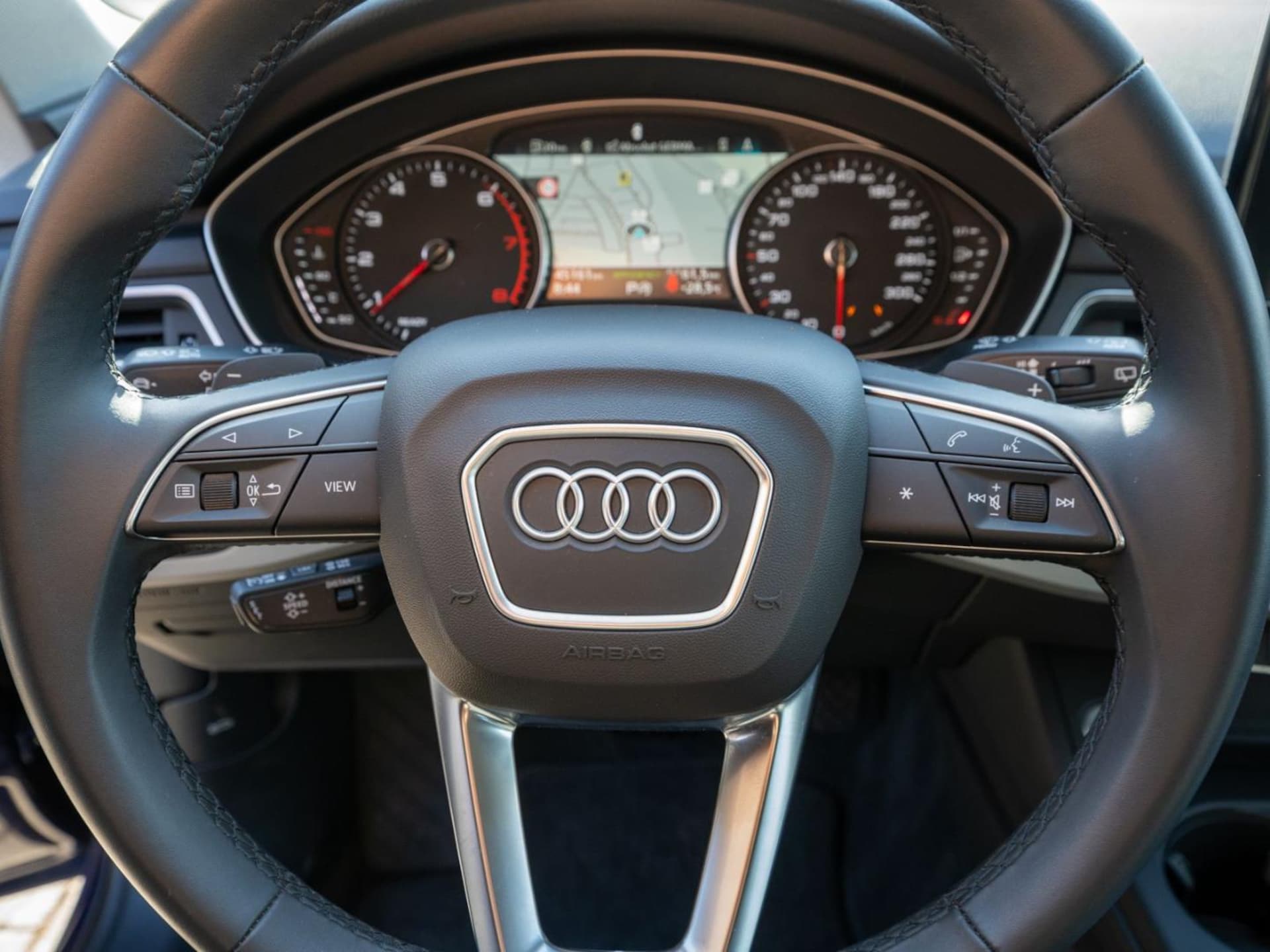 Audi A4 Avant S line