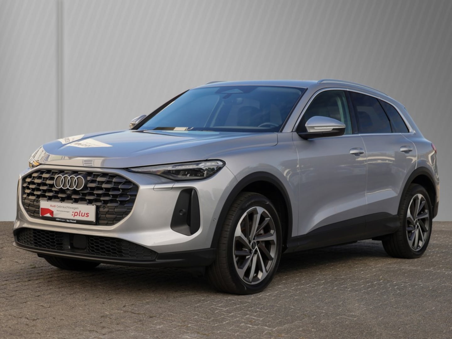 Bild über Audi Q5 SUV TDI quattro 150 kW S tronic - für weitere Informationen kontaktieren Sie den Audi Partner