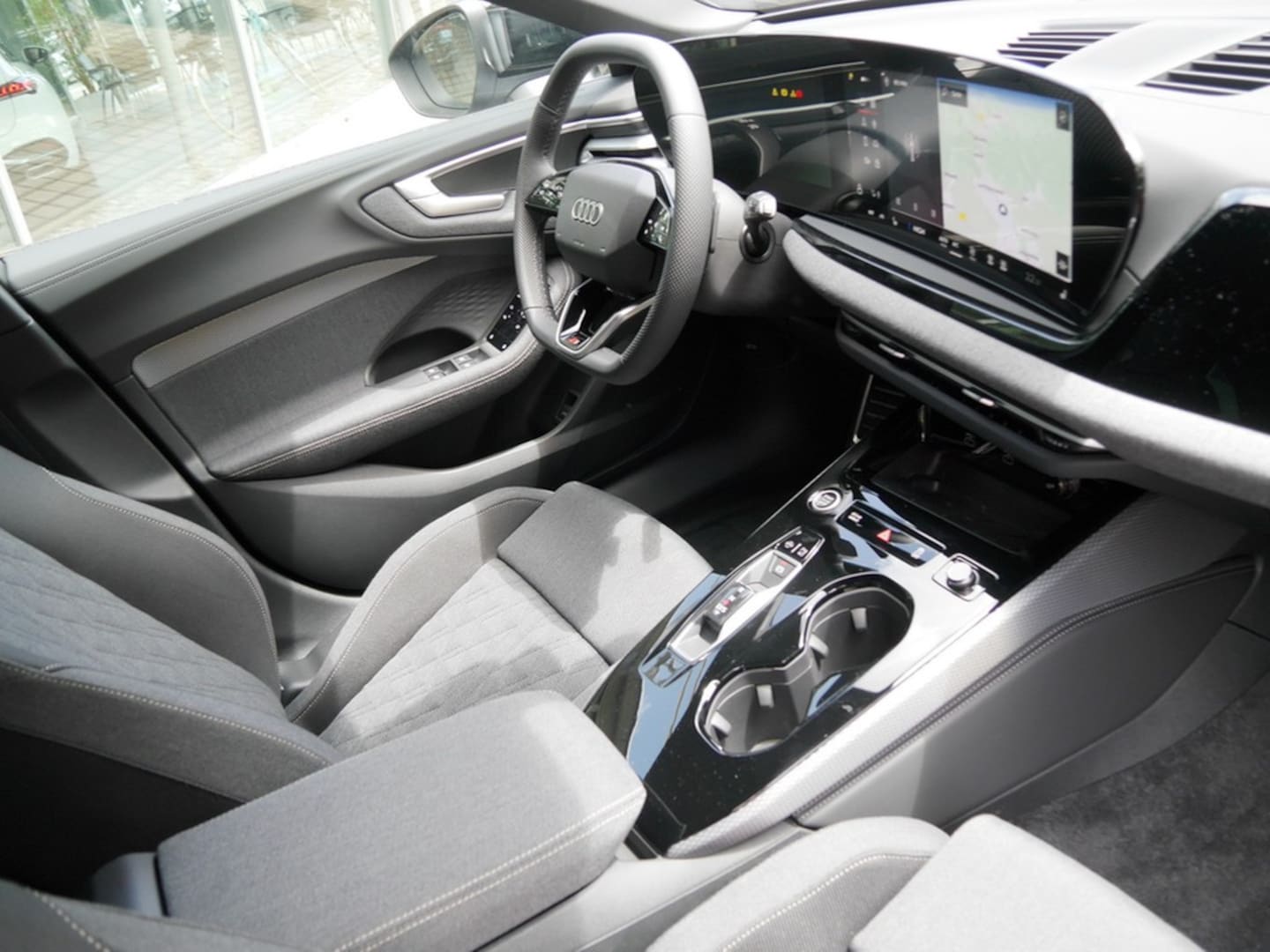 Bild über Audi A5 Avant TDI 150 kW S tronic - für weitere Informationen kontaktieren Sie den Audi Partner