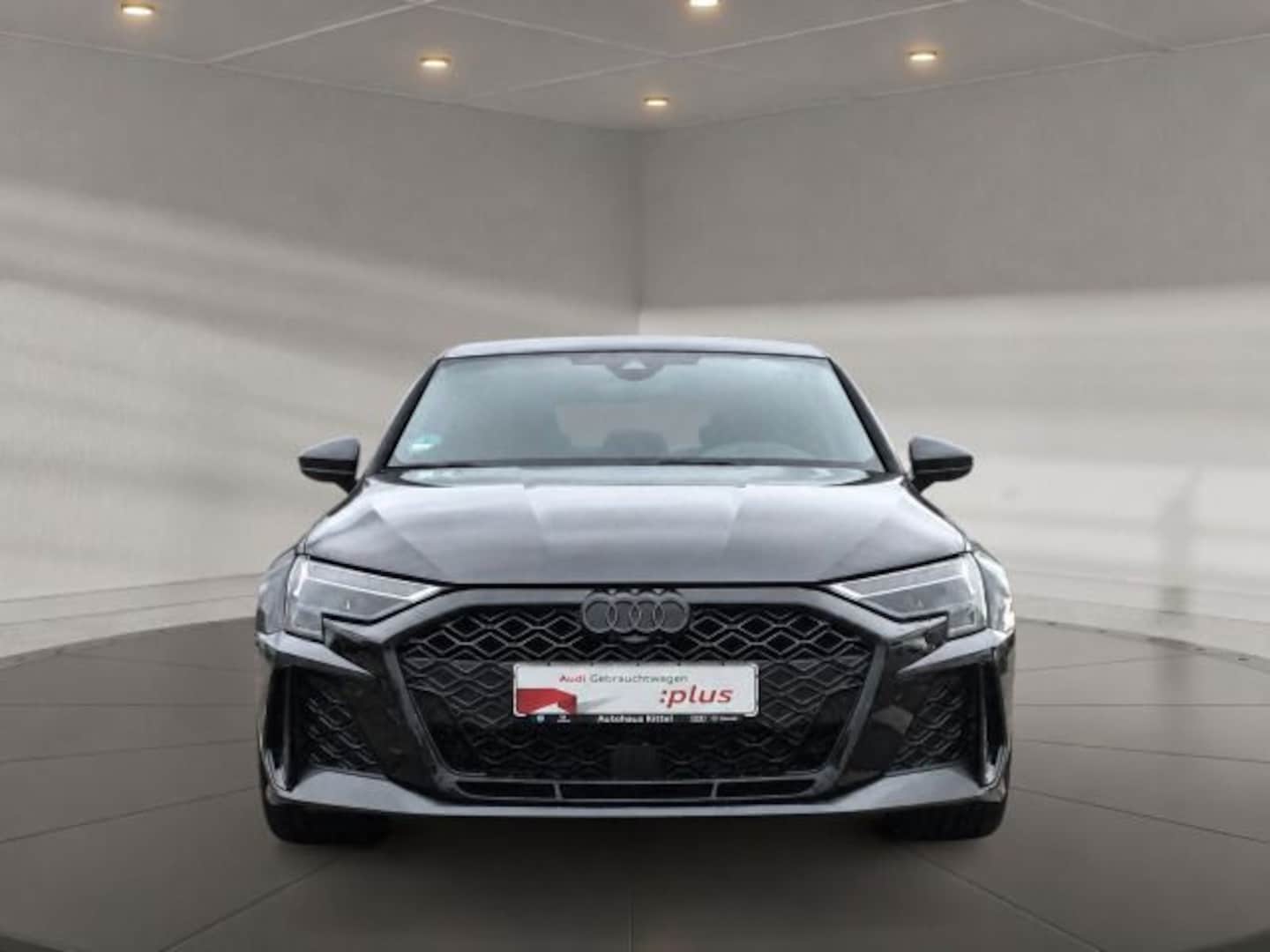 Bild über Audi RS 3 Sportback TFSI quattro S tronic - für weitere Informationen kontaktieren Sie den Audi Partner