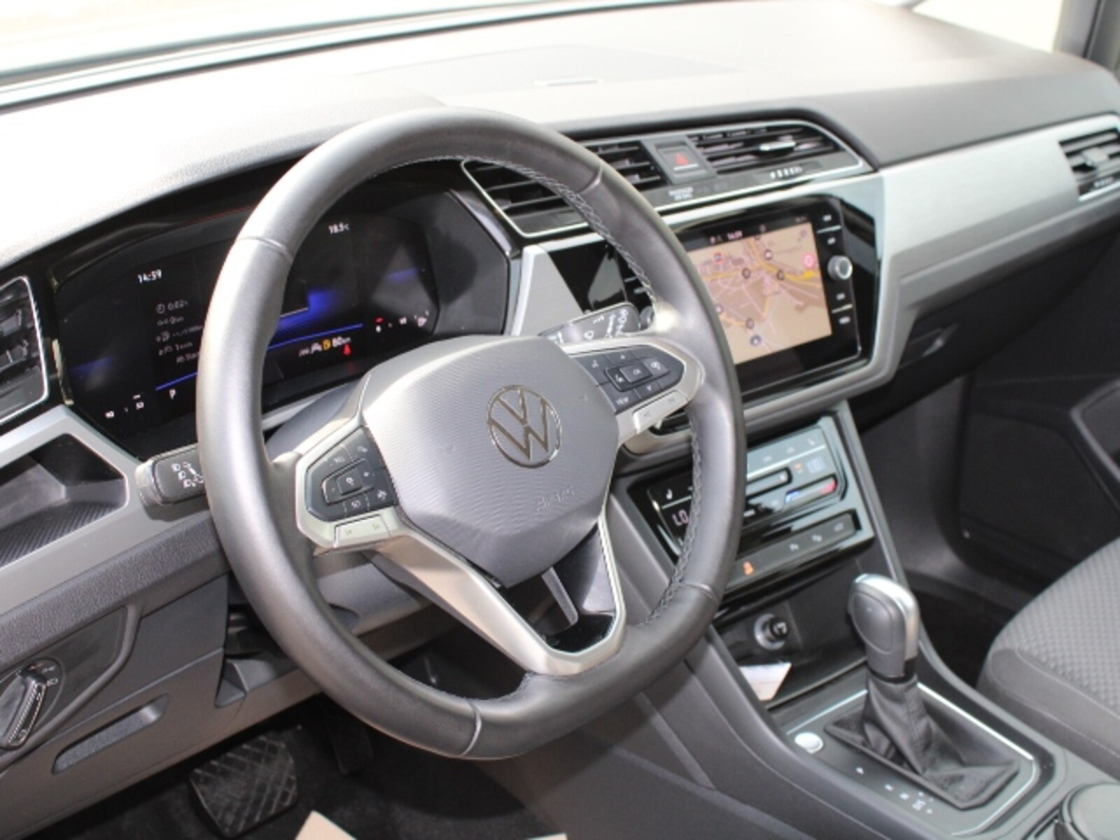 Volkswagen Touran – Bild 11