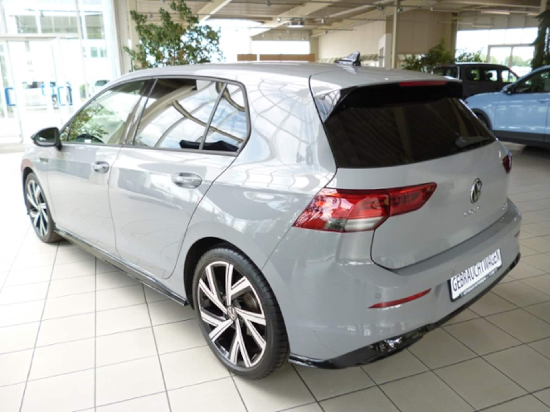 Volkswagen Golf R-Line