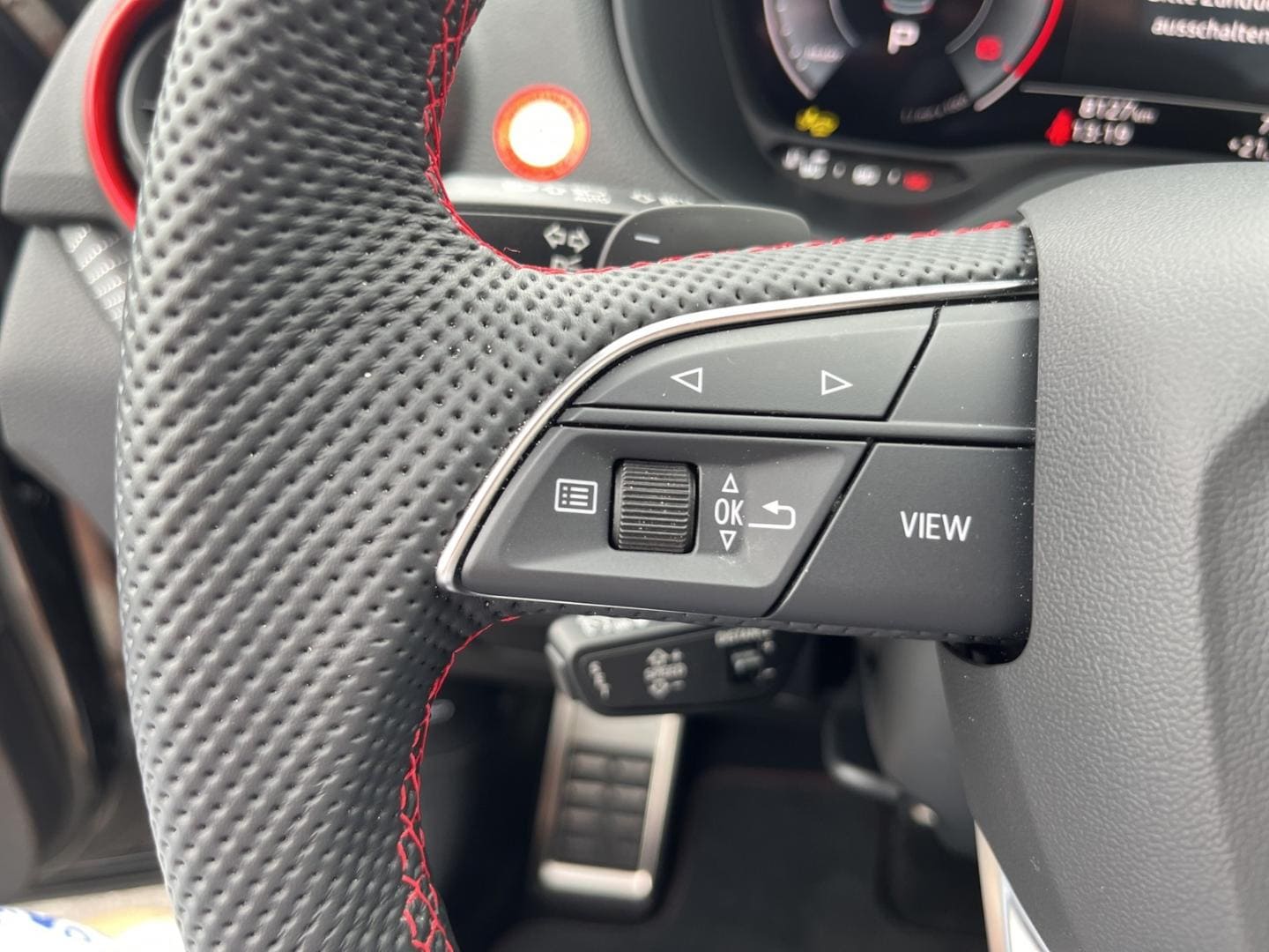 Bild über Audi Q2 S line 35 TDI S tronic - für weitere Informationen kontaktieren Sie den Audi Partner