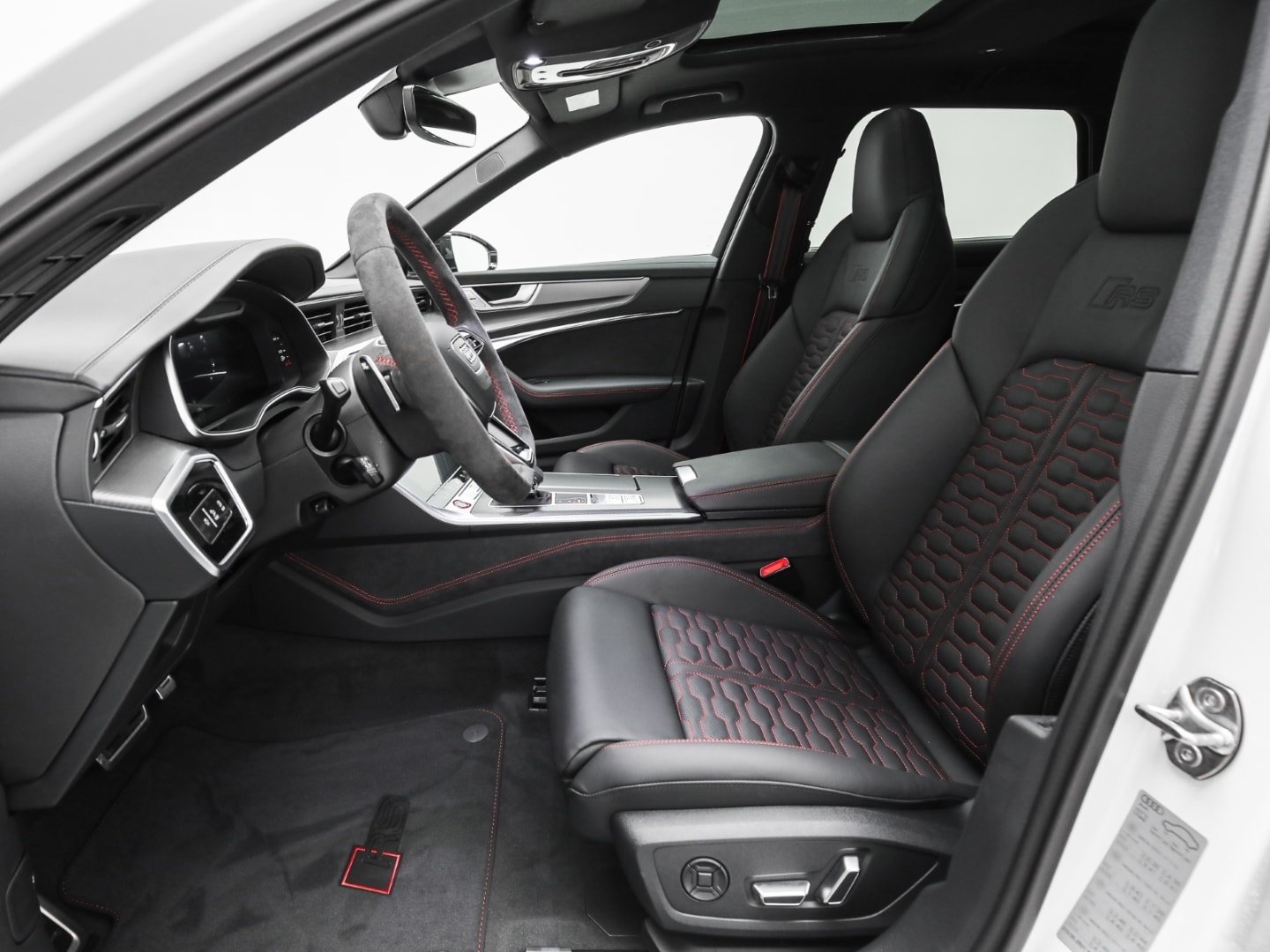 Bild über Audi RS 6 Avant performance quattro tiptronic - für weitere Informationen kontaktieren Sie den Audi Partner