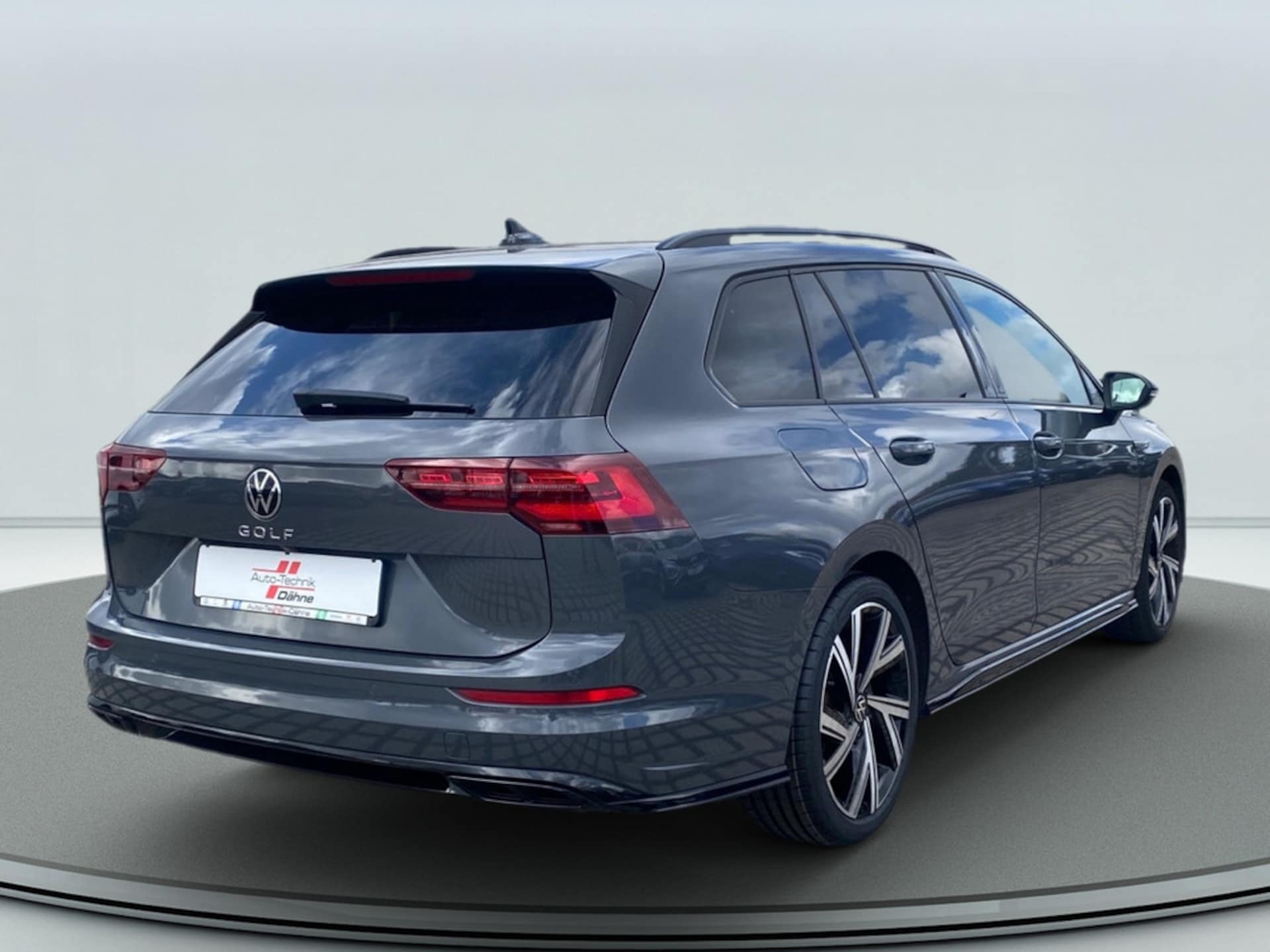 Volkswagen Golf Variant R-Line