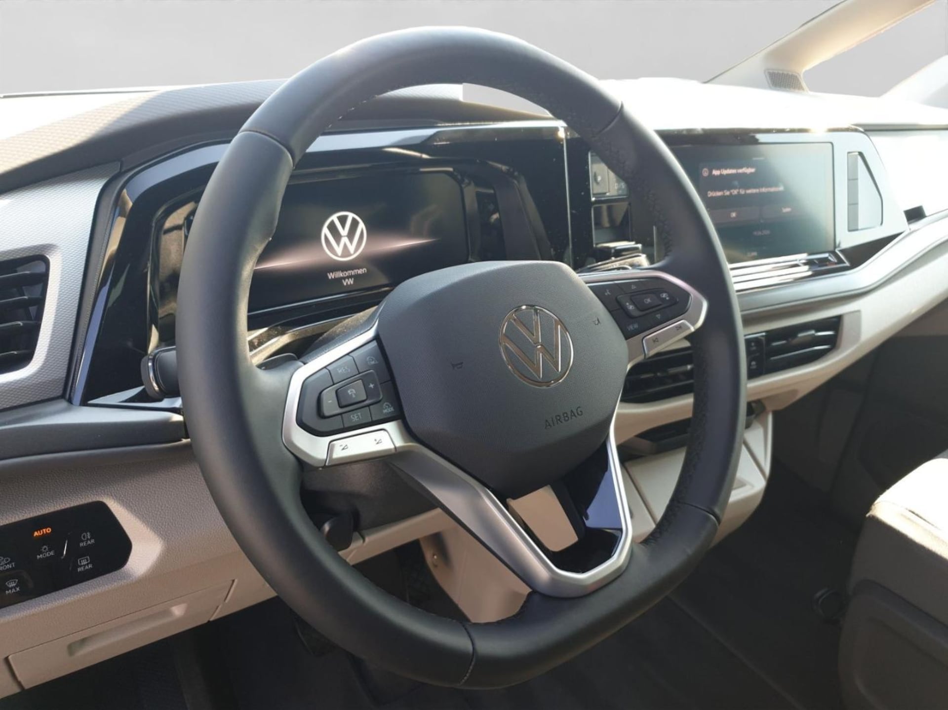 Volkswagen Multivan Langversion Basis-Modell