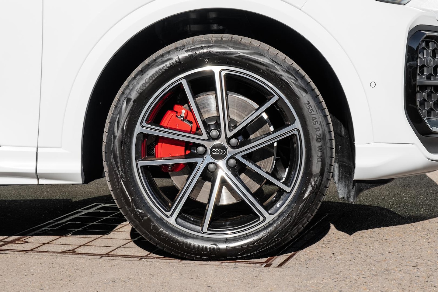 Image about Audi Q5 SUV e-hybrid quattro S tronic