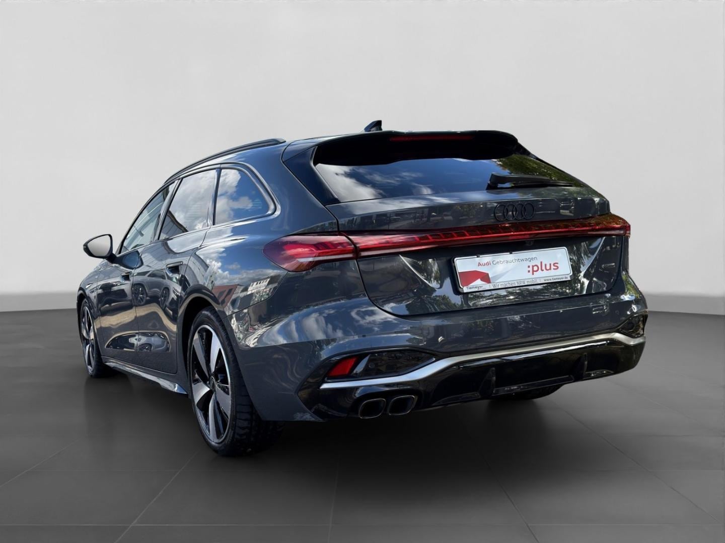 Bild über Audi A5 Avant TDI quattro 150 kW S tronic - für weitere Informationen kontaktieren Sie den Audi Partner