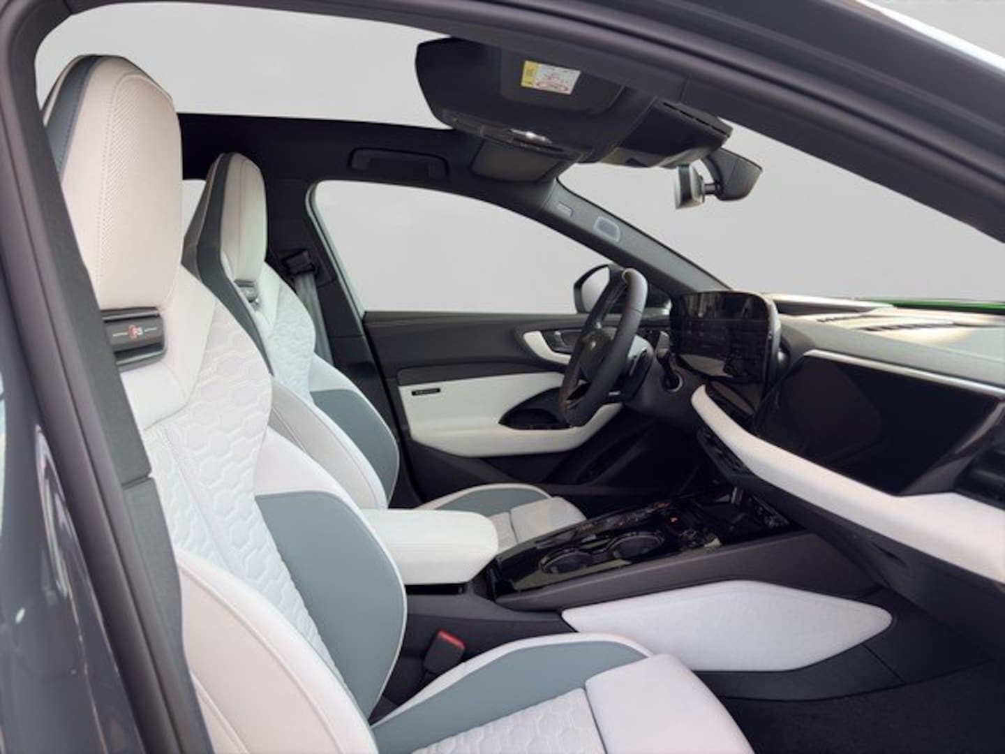 Bild über Audi RS 5 Limousine TFSI quattro 470 kW tiptronic - für weitere Informationen kontaktieren Sie den Audi Partner