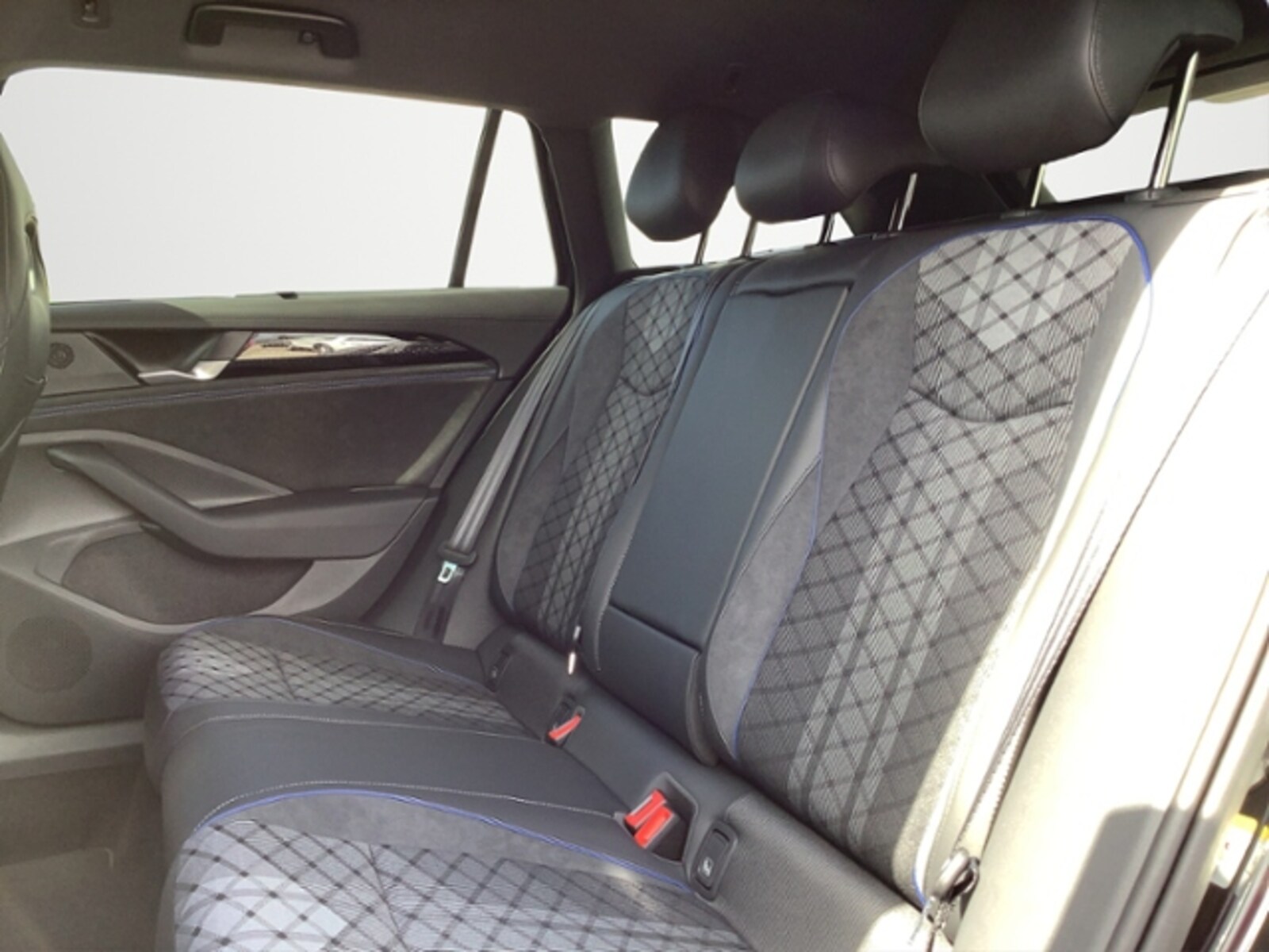 Volkswagen Passat – Bild 11