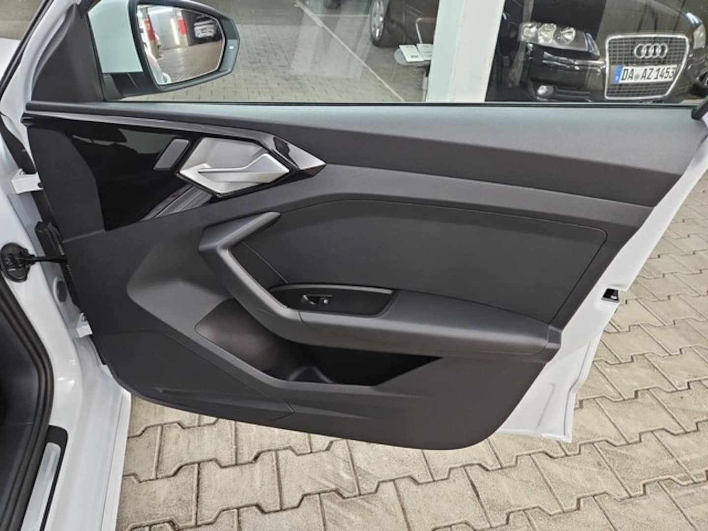 Bild über Audi A1 Sportback S line 25 TFSI S tronic - für weitere Informationen kontaktieren Sie den Audi Partner