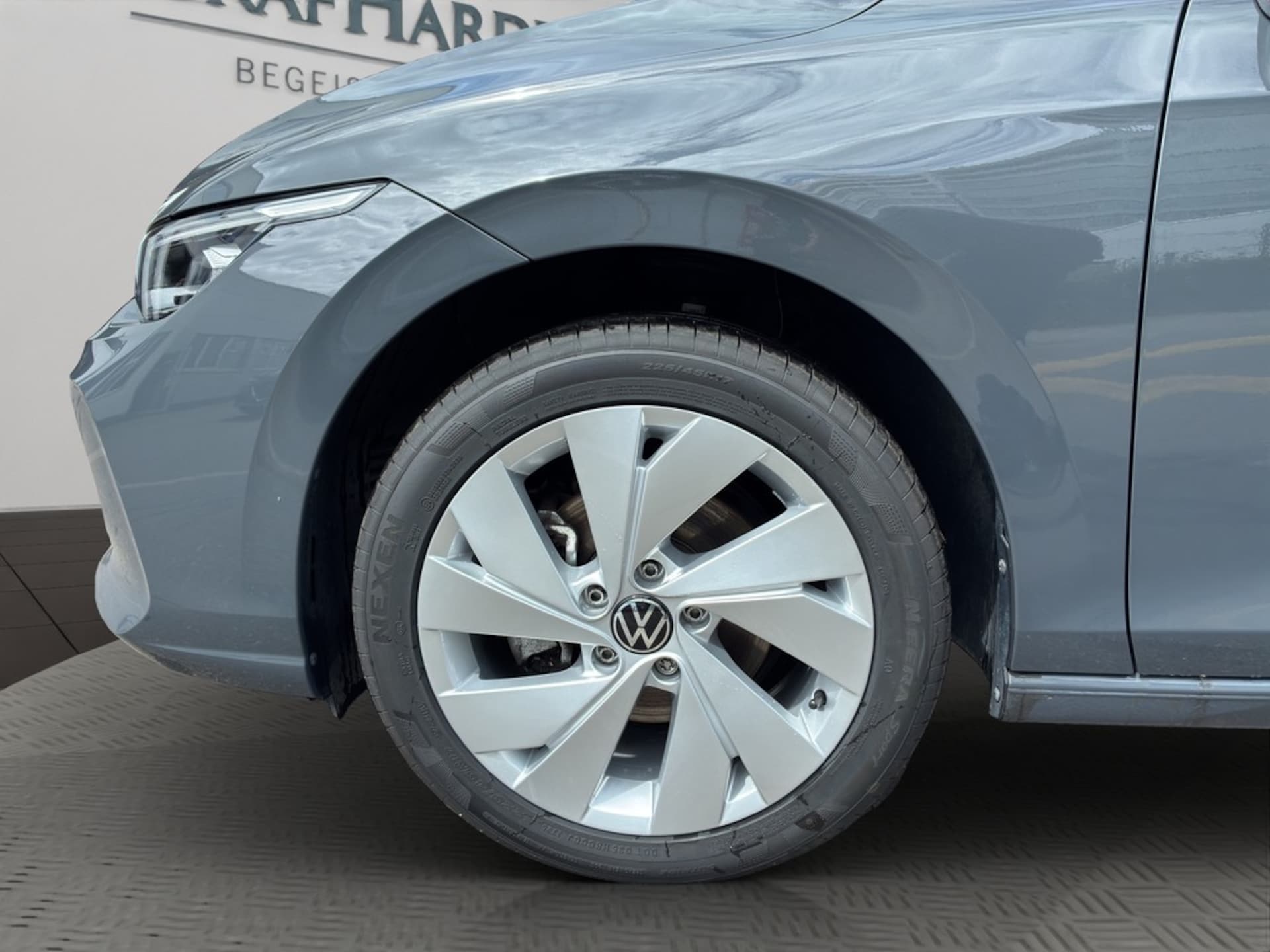 Volkswagen Golf Life