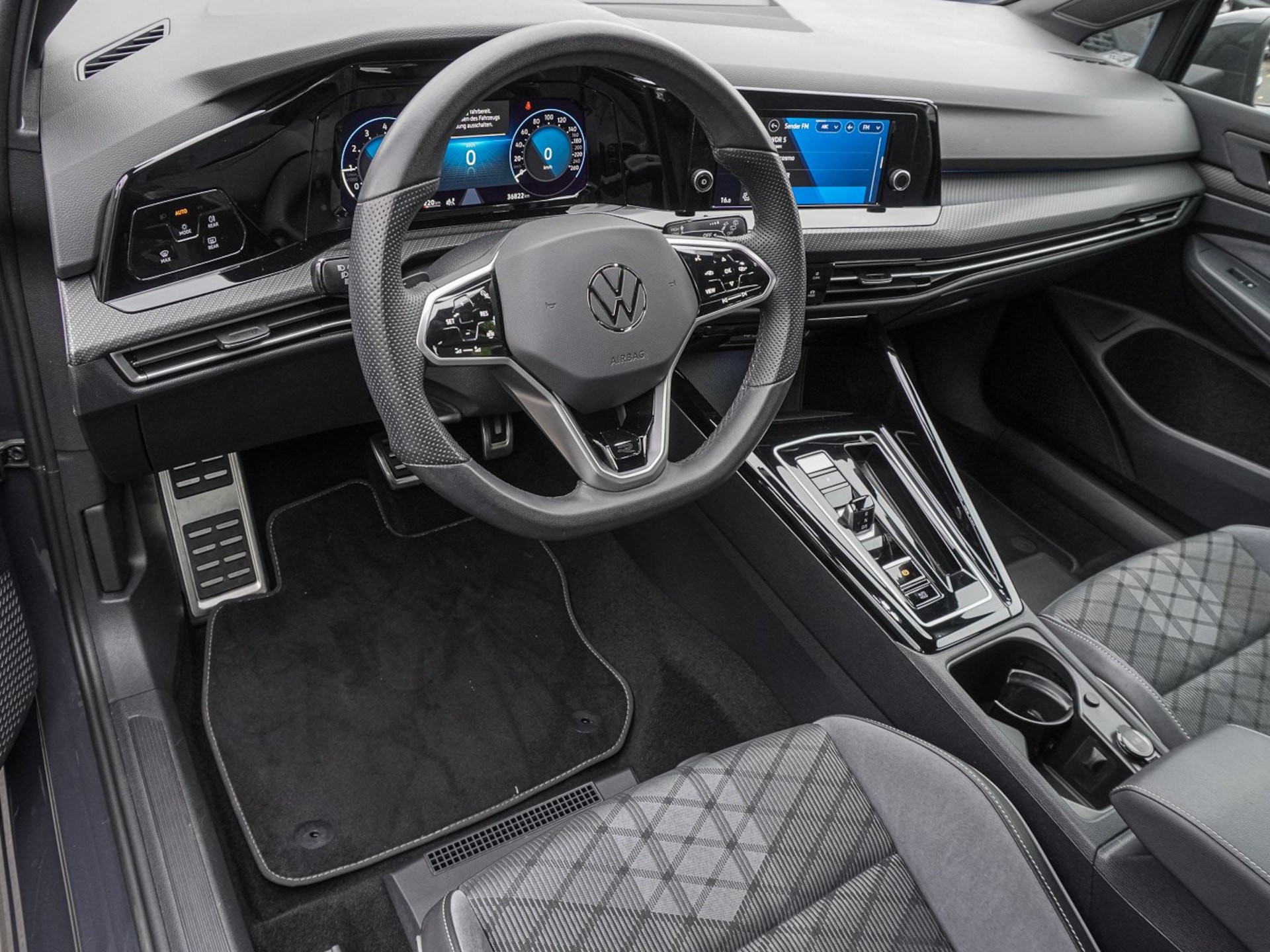 Volkswagen Golf R-Line