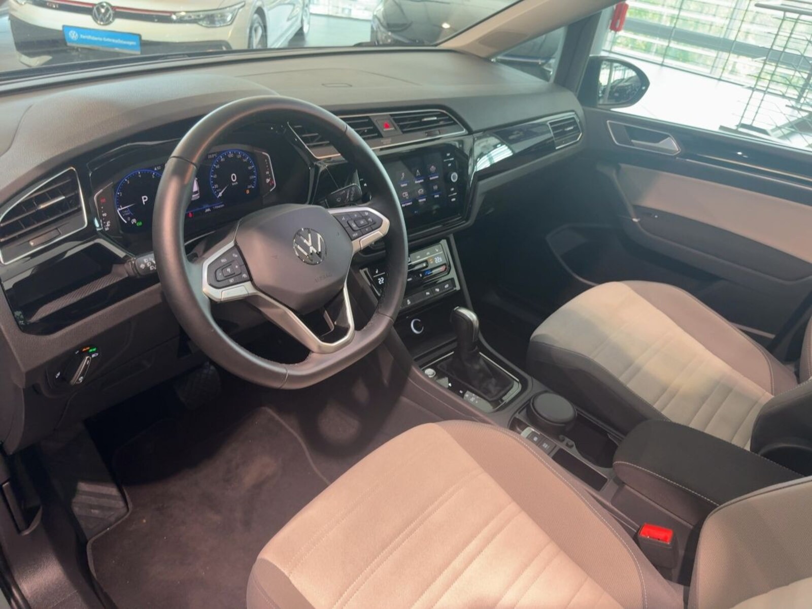 Volkswagen Touran – Bild 7